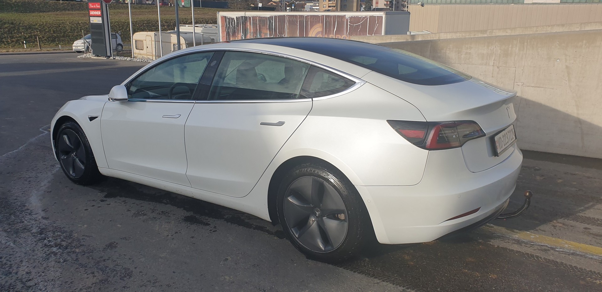 TESLA Model 3 Performance Dual Motor AWD-image-2