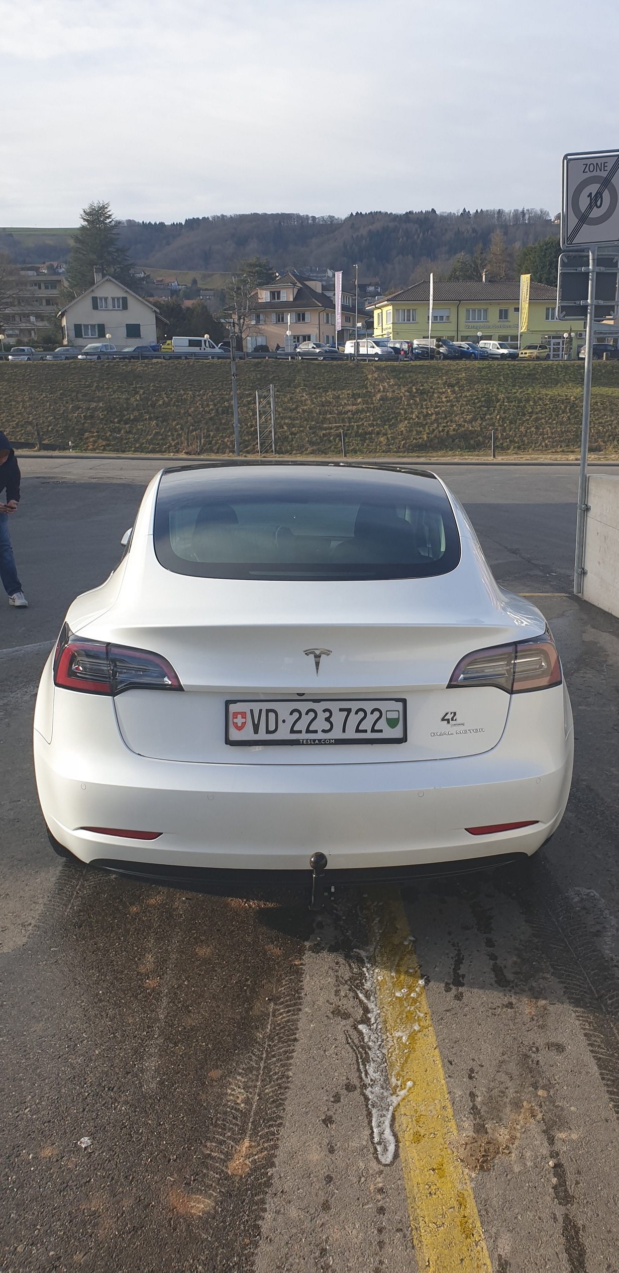 TESLA Model 3 Performance Dual Motor AWD-image-3