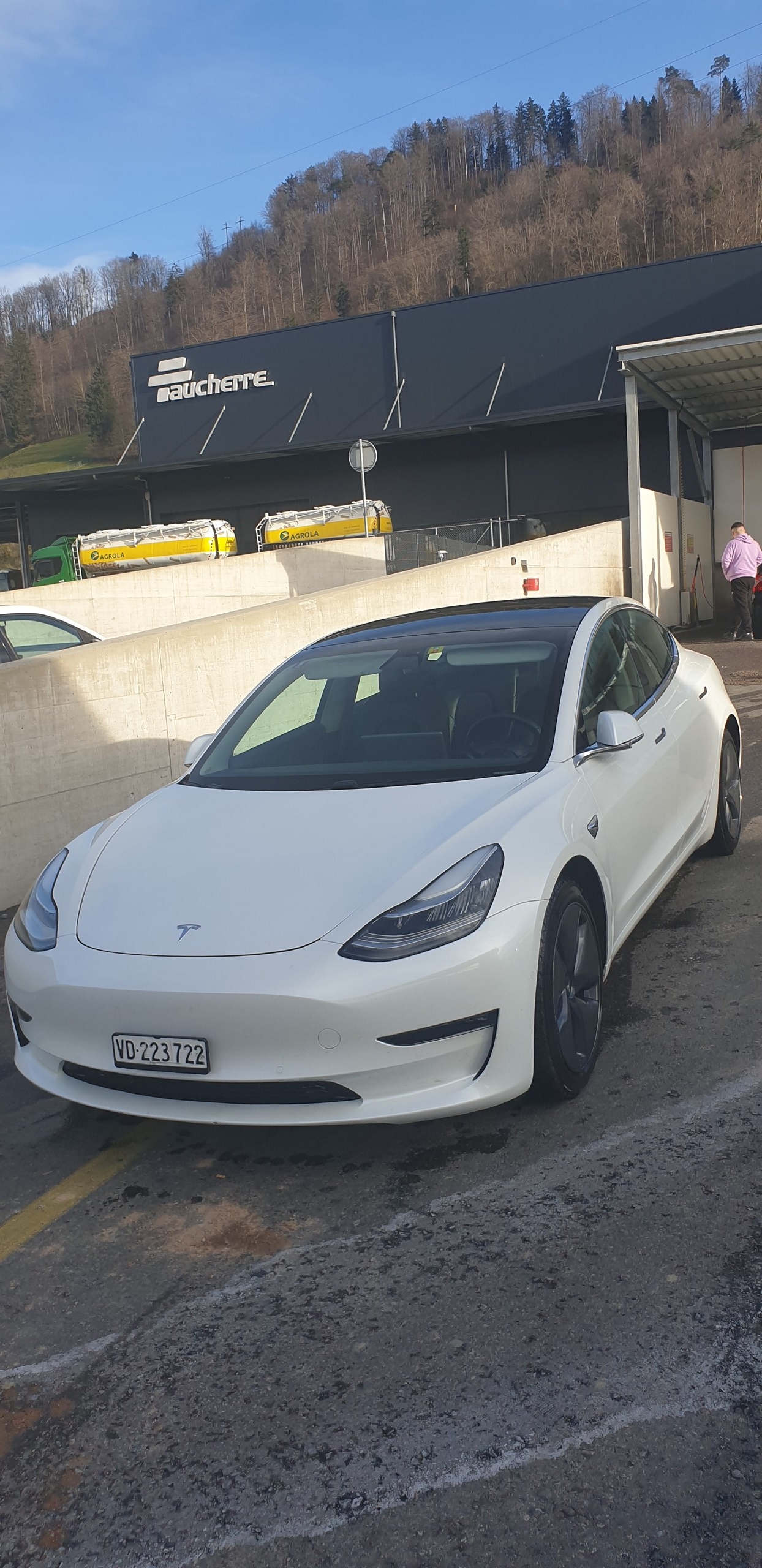 TESLA Model 3 Performance Dual Motor AWD-image-4