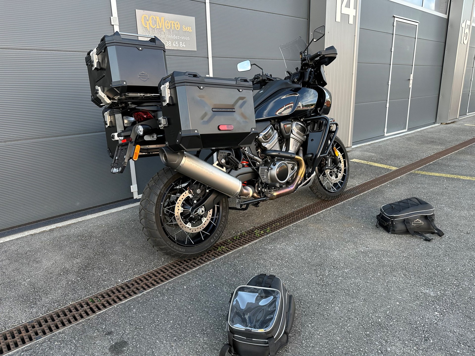 HARLEY-DAVIDSON RA Pan America 1250 Special-showroom-element-2