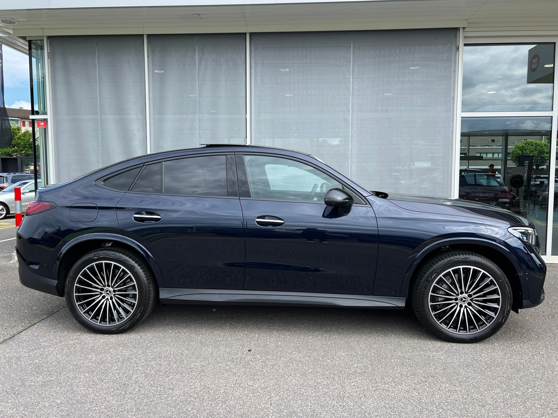 MERCEDES-BENZ GLC Coupé 300 e 4Matic 9G-Tronic-image-3
