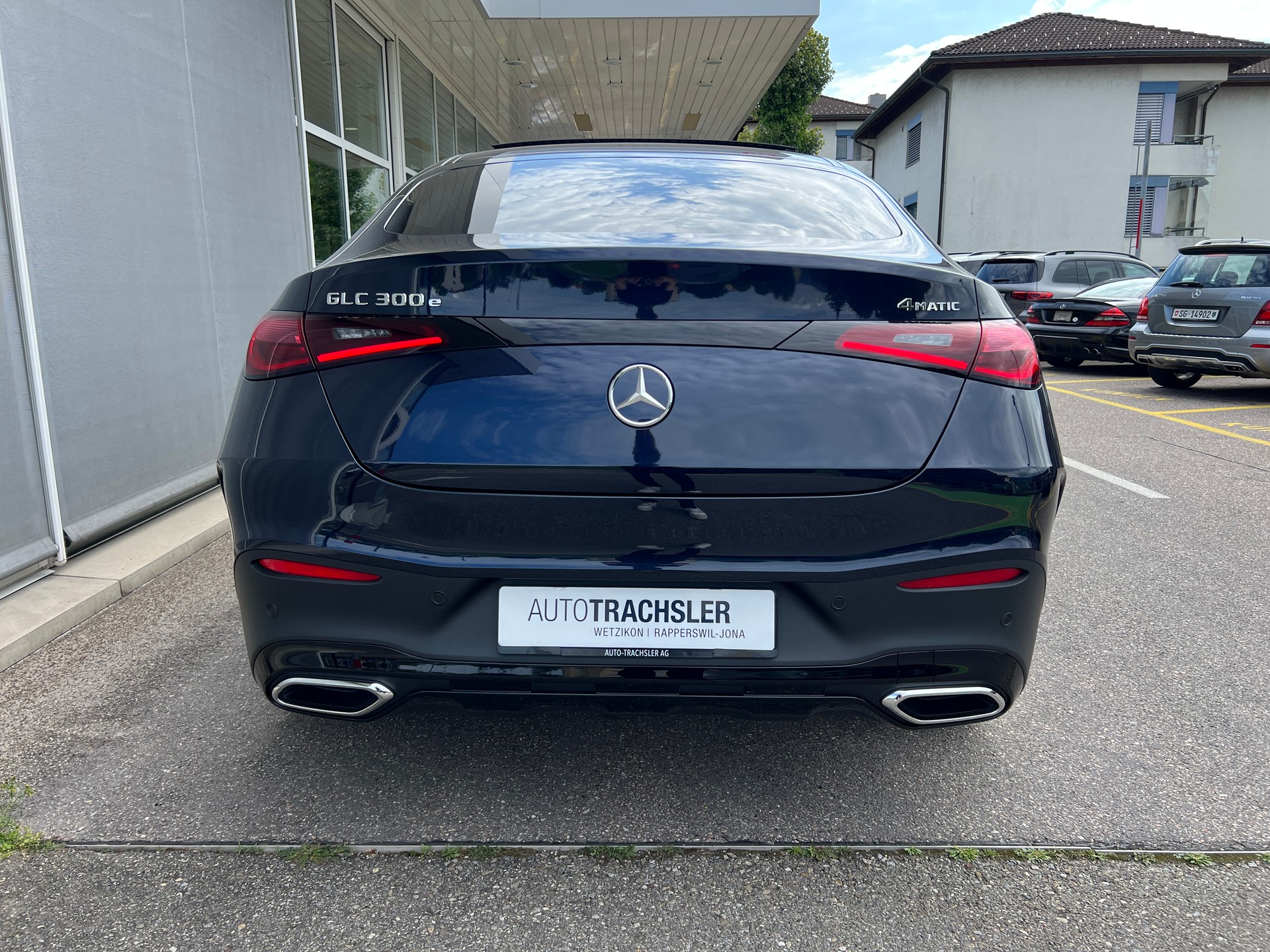 MERCEDES-BENZ GLC Coupé 300 e 4Matic 9G-Tronic-image-4