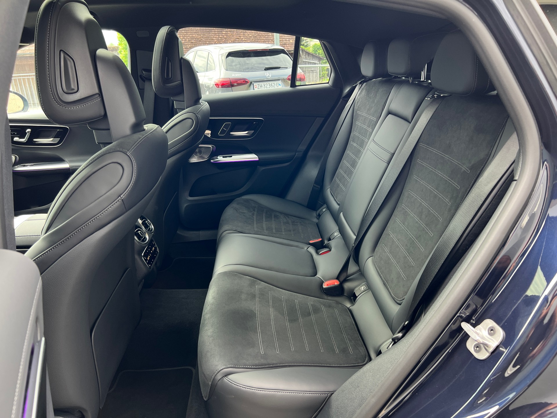 MERCEDES-BENZ GLC Coupé 300 e 4Matic 9G-Tronic-image-12