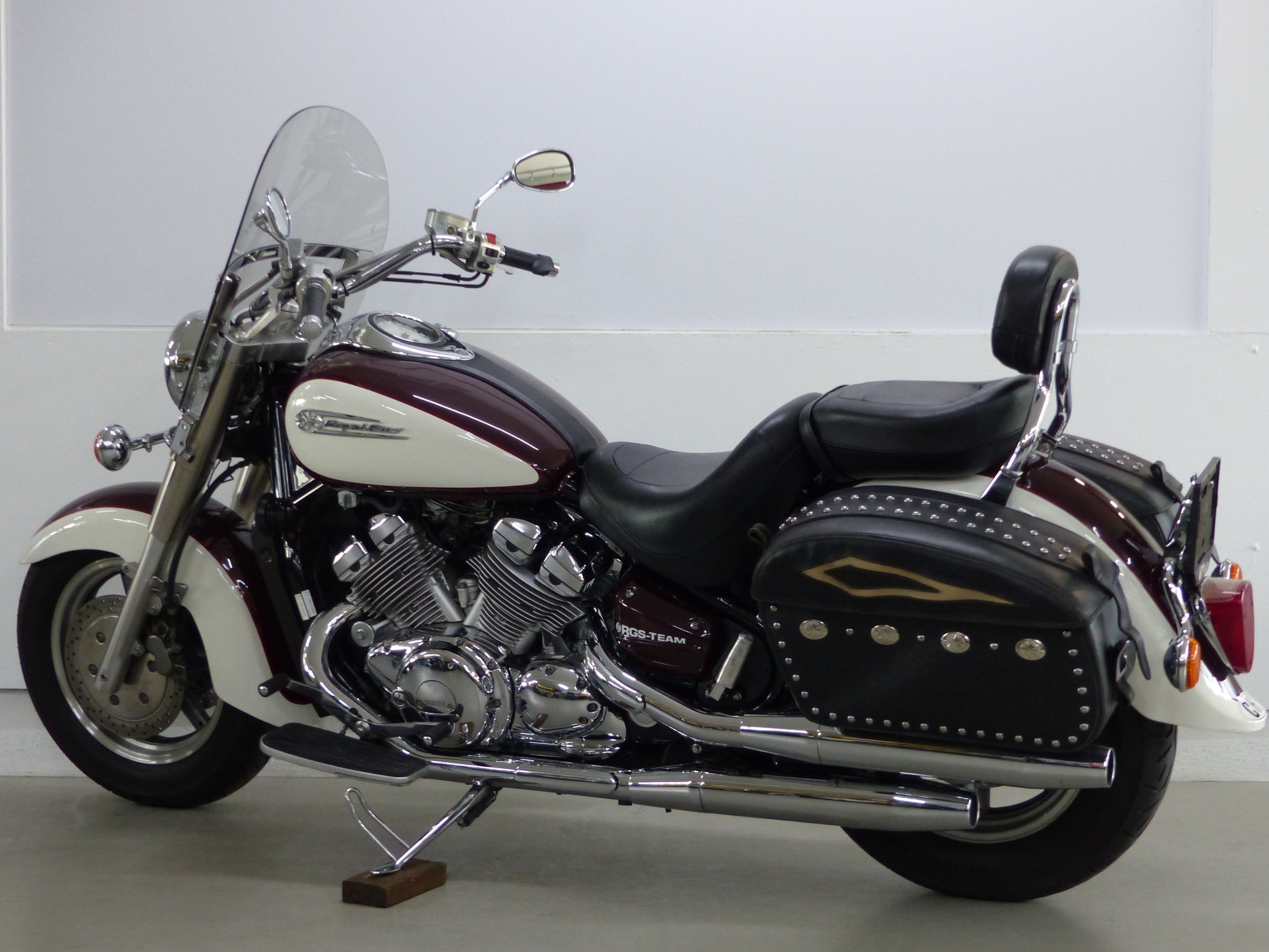 YAMAHA XVZ 1300 A Royal Star-showroom-element-3