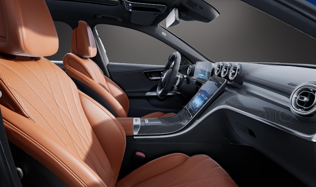 MERCEDES-BENZ C 63 S AMG T E Performance 4 Matic-image-6