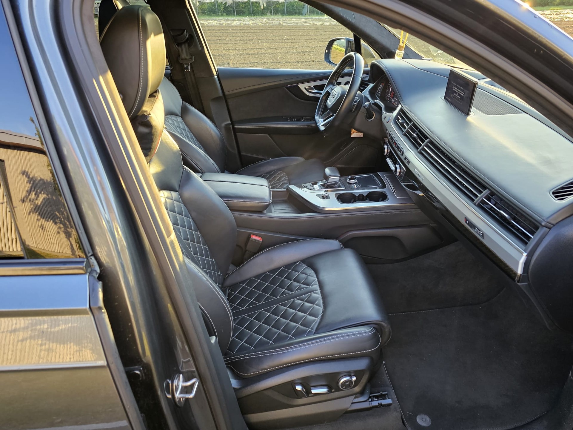 AUDI SQ7 4.0 TDI quattro tiptronic-image-9