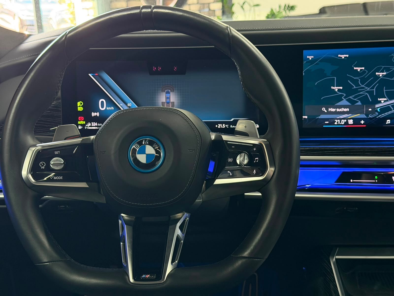 BMW 750e xDrive M Sport Steptronic-image-27