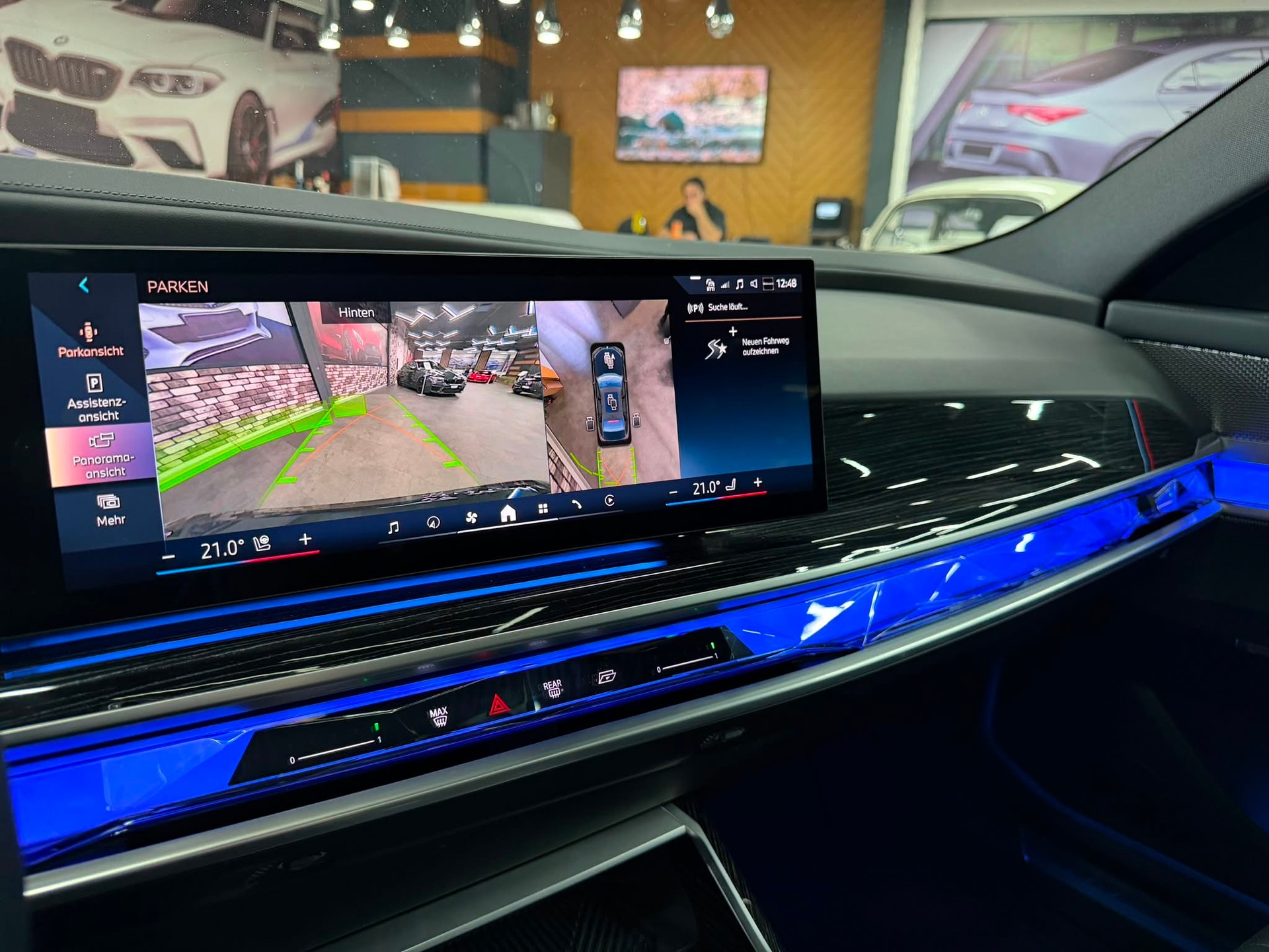 BMW 750e xDrive M Sport Steptronic-image-12