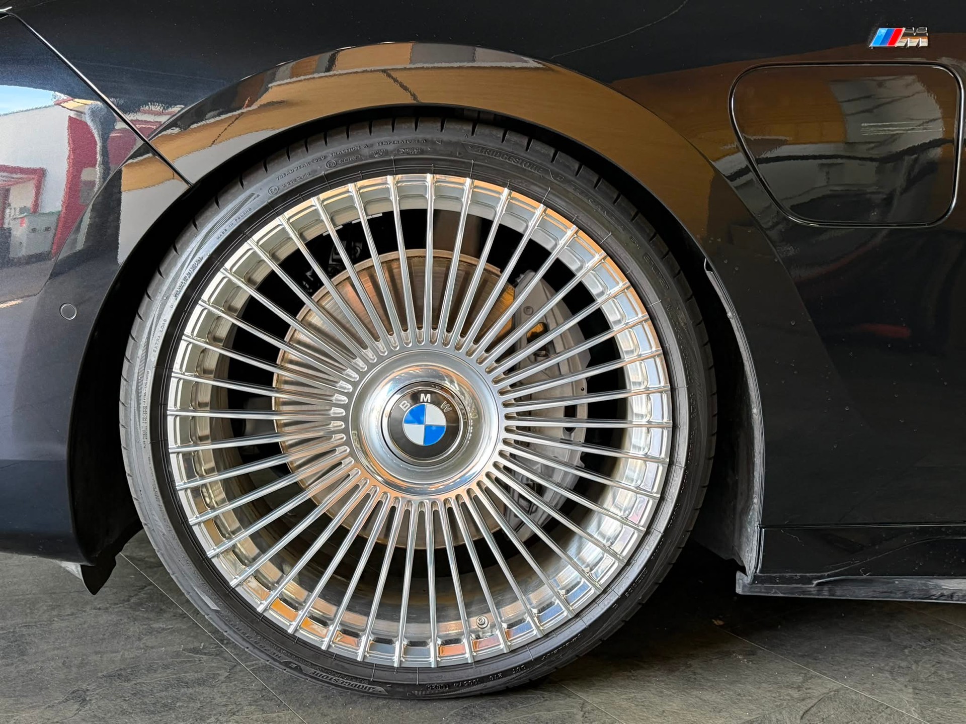 BMW 750e xDrive M Sport Steptronic-image-8
