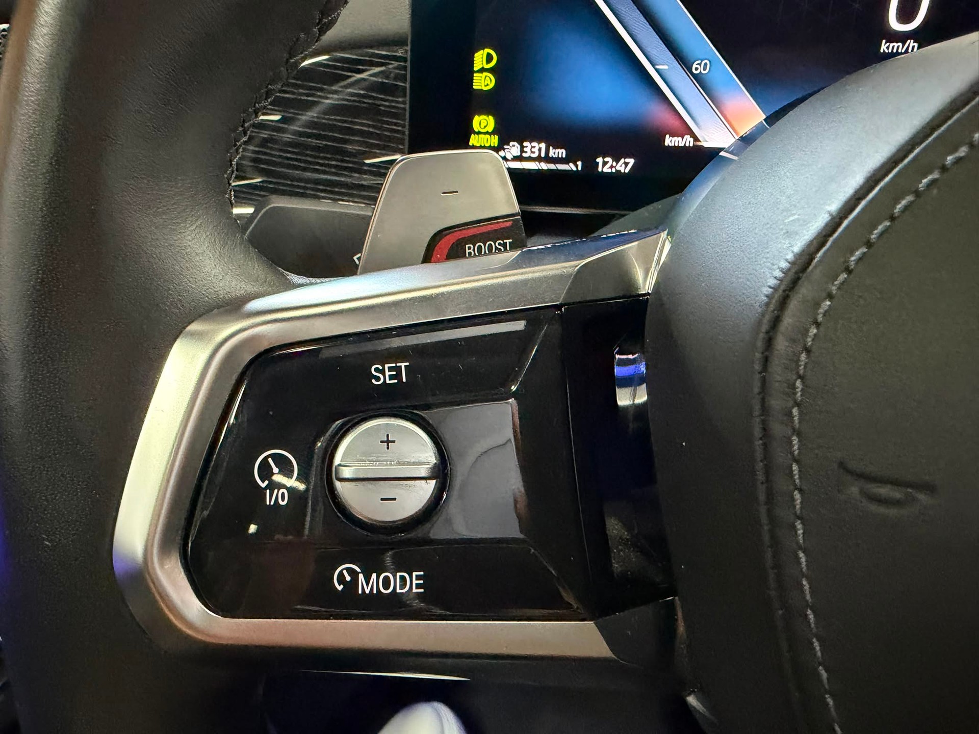 BMW 750e xDrive M Sport Steptronic-image-16