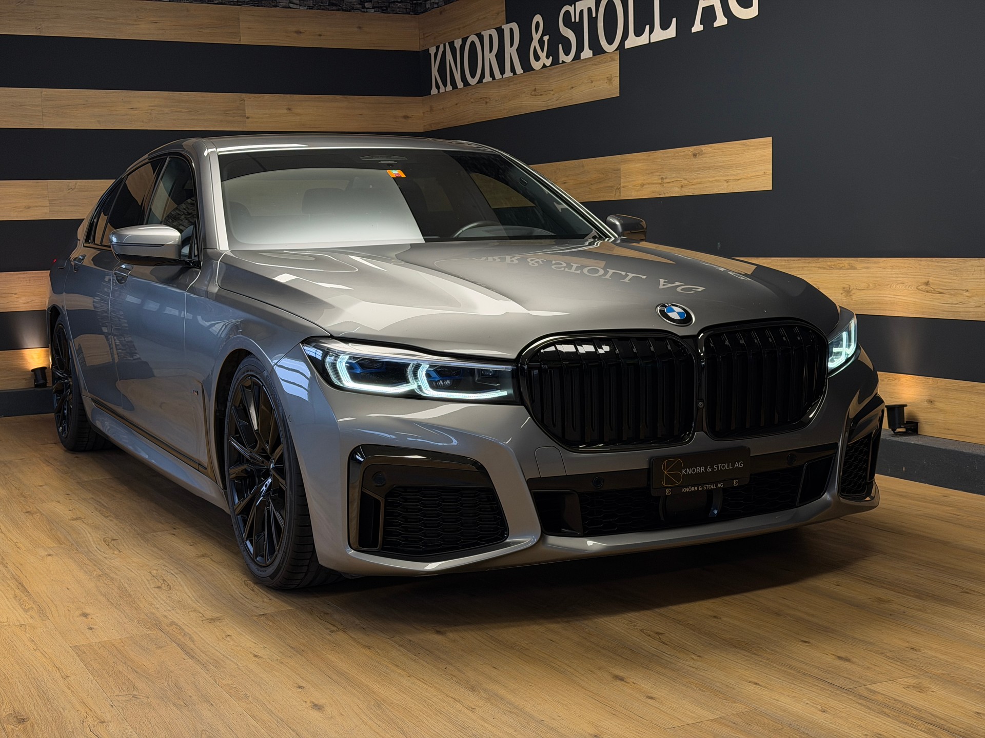 BMW 730d xDrive M SPORT Steptronic-showroom-element-1