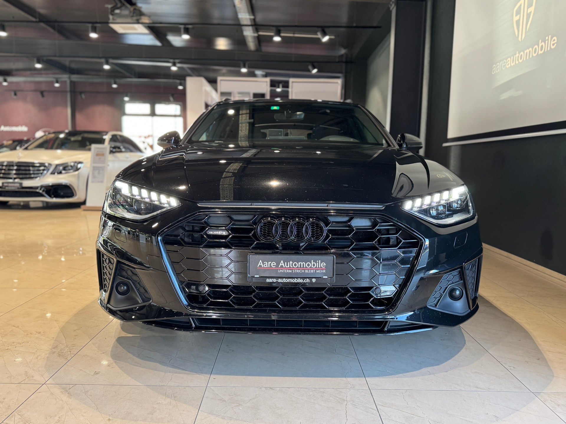 AUDI A4 Avant 40 TDI S line Attraction quattro S-tronic-image-1