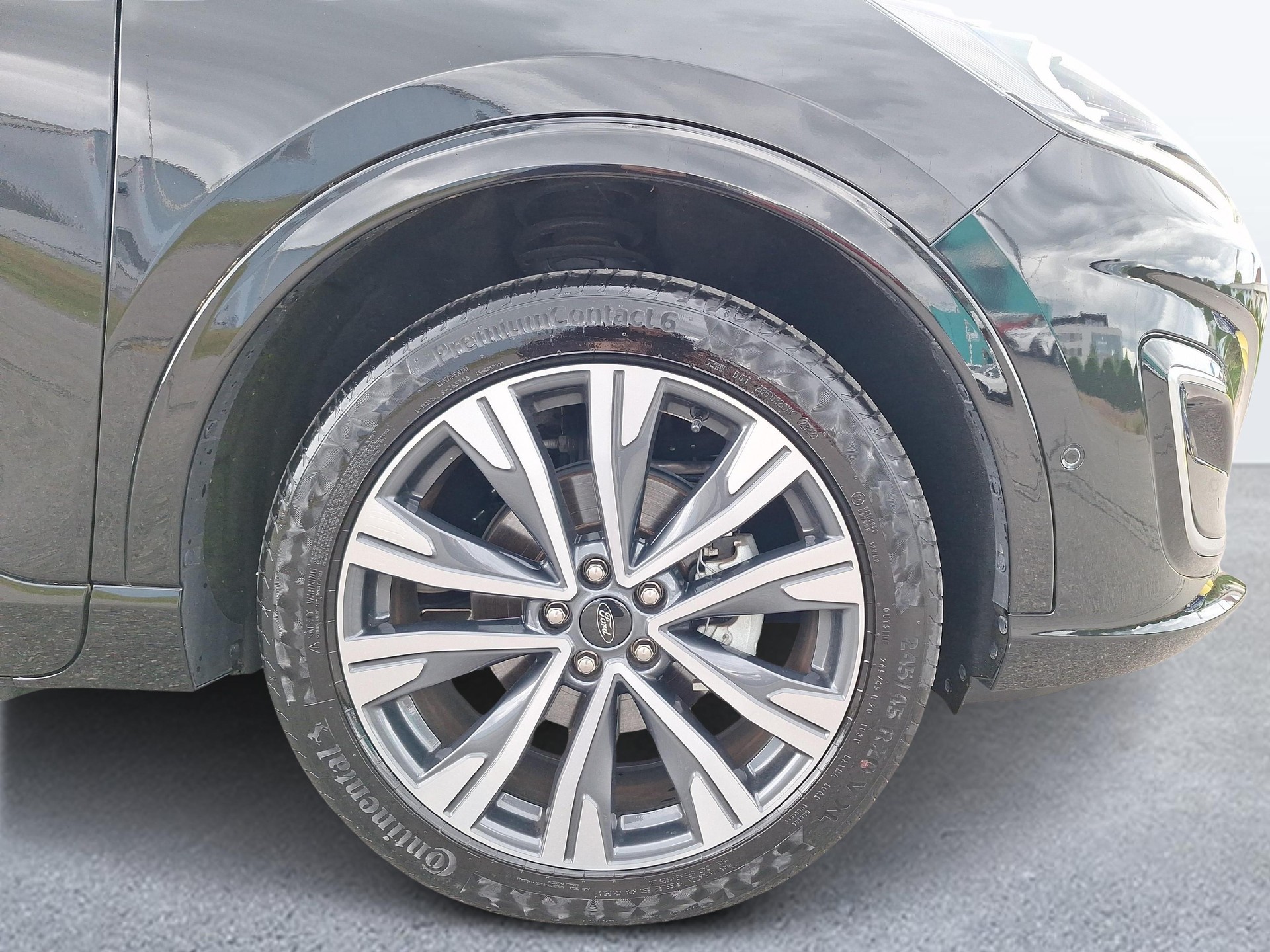 FORD Kuga 2.5 Plug-in Hybrid Vignale-image-15