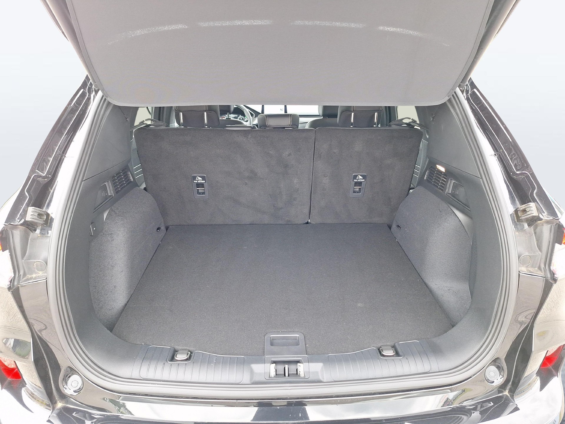 FORD Kuga 2.5 Plug-in Hybrid Vignale-image-10