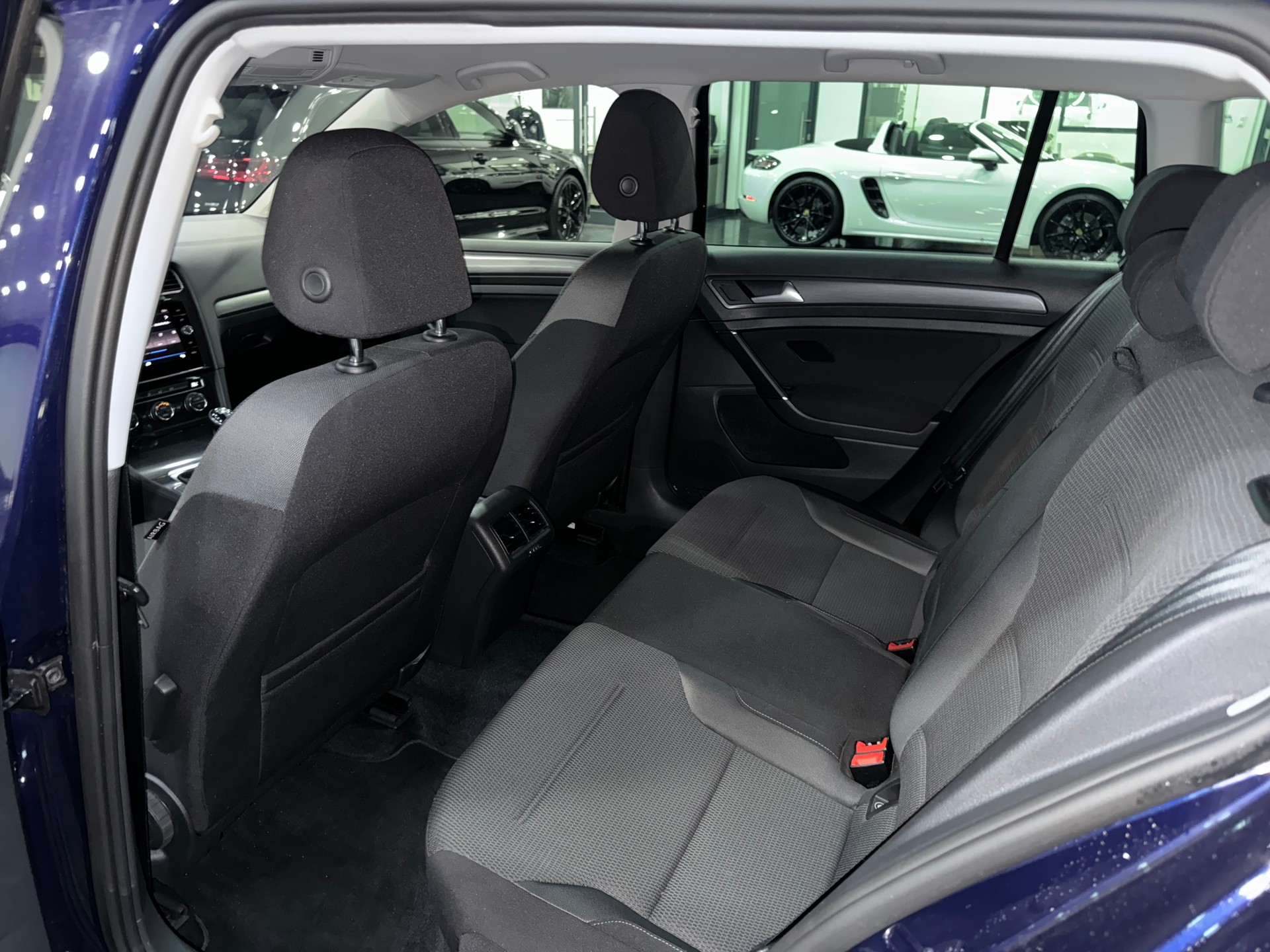 VW Golf Variant 1.6 TDI Comfortline-image-9