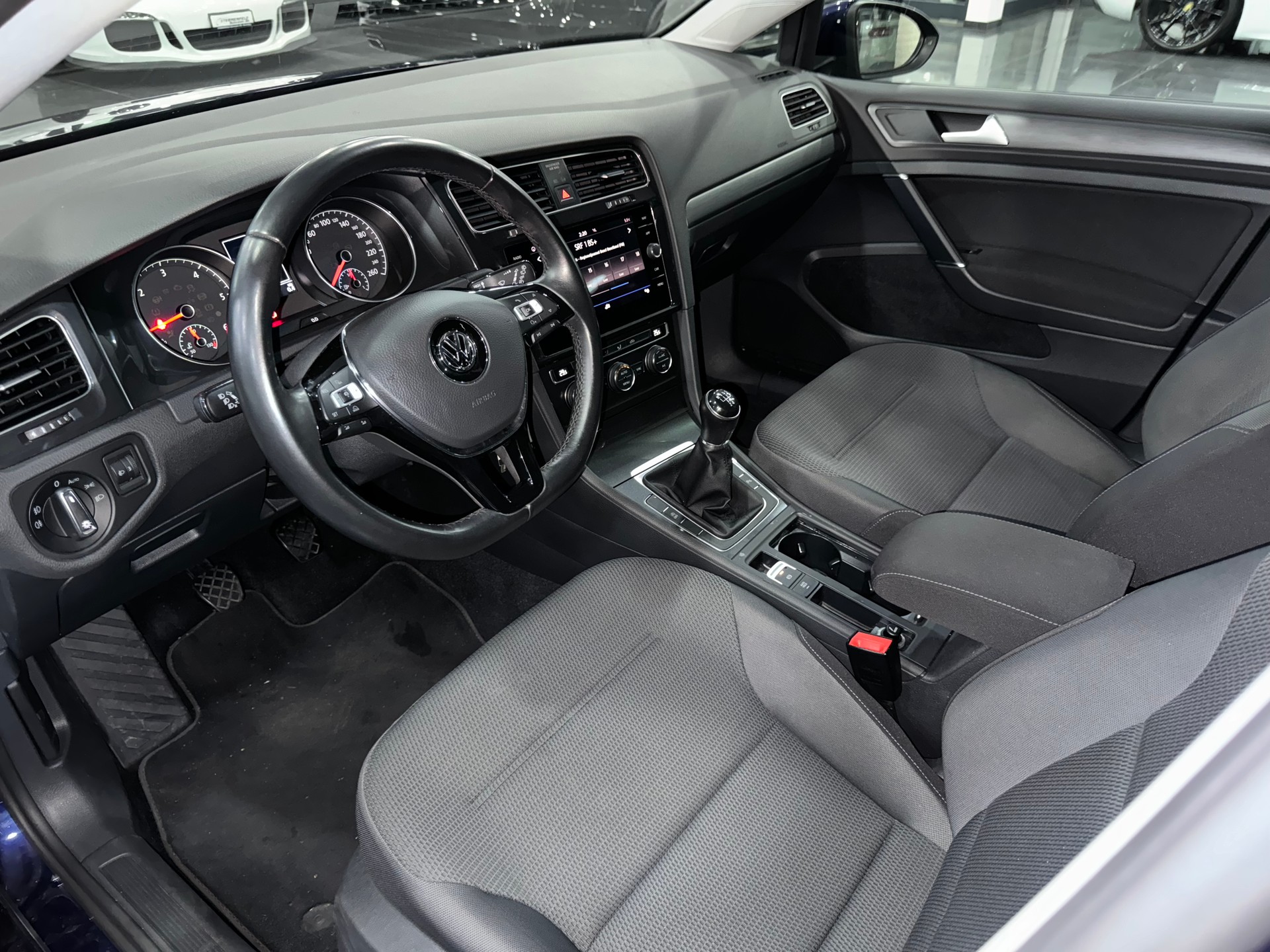 VW Golf Variant 1.6 TDI Comfortline-image-6