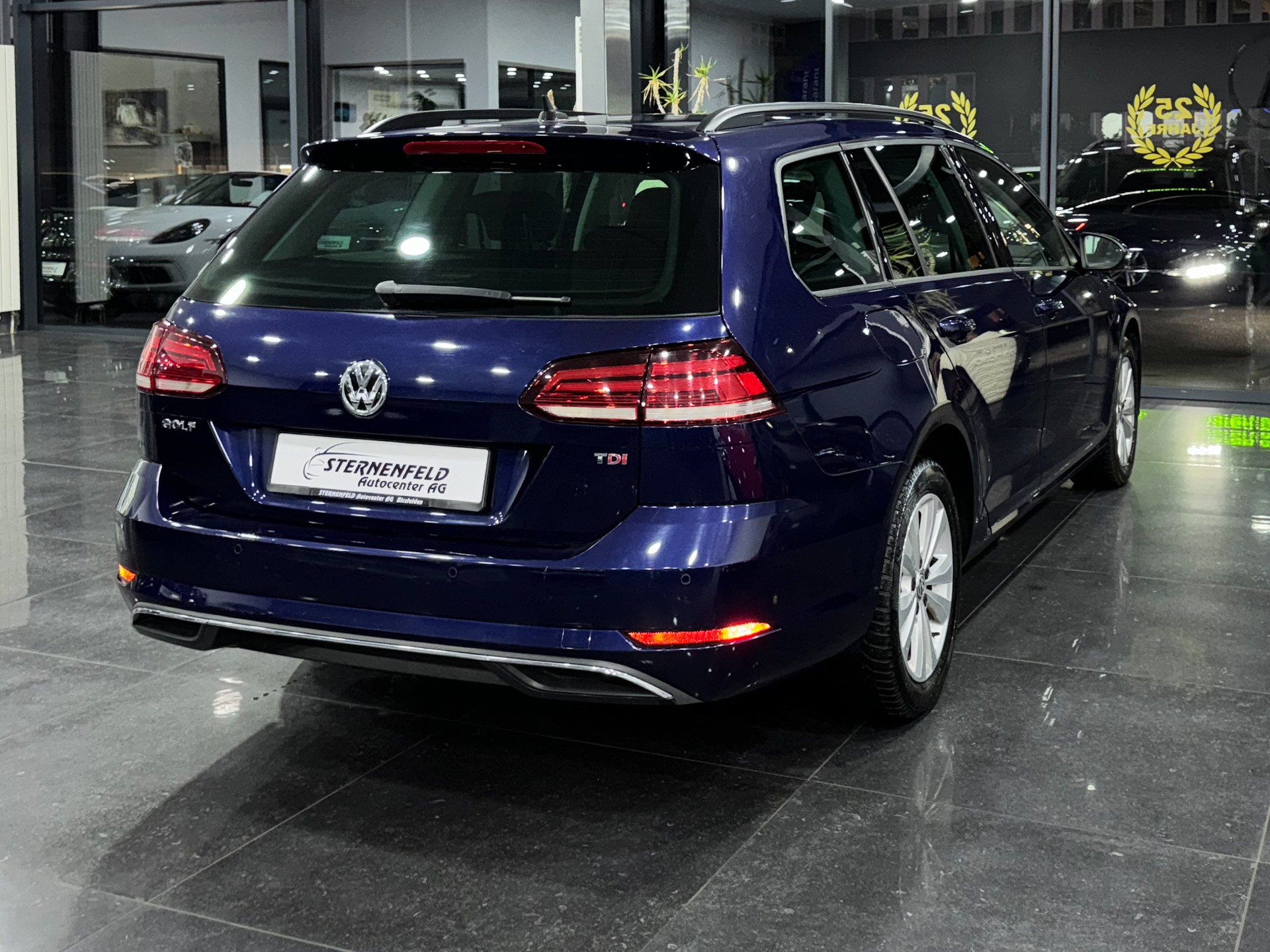 VW Golf Variant 1.6 TDI Comfortline-image-5