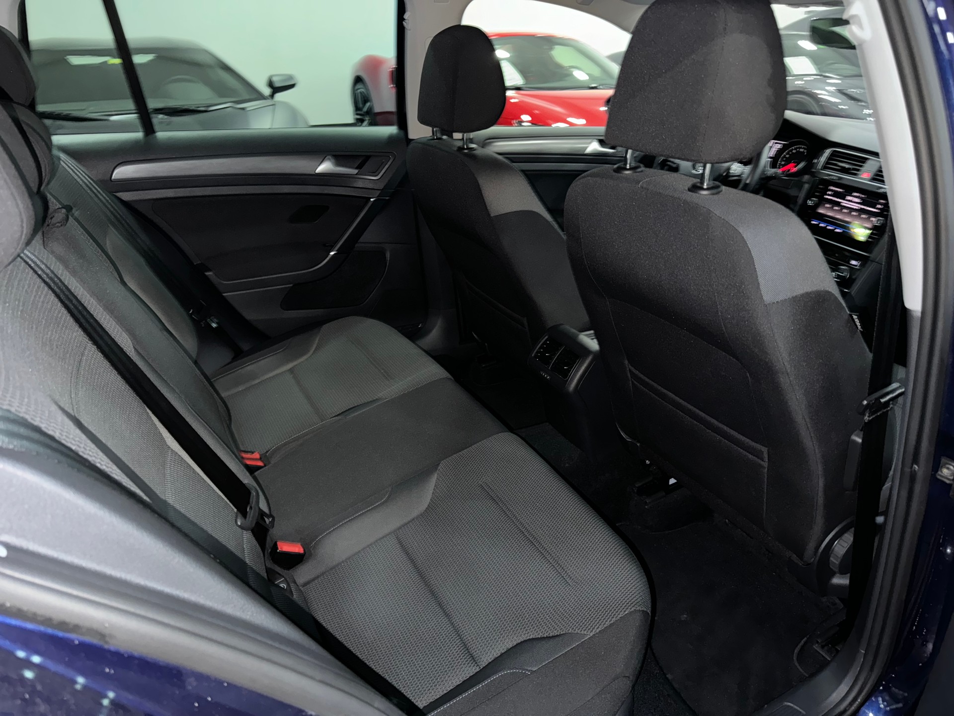 VW Golf Variant 1.6 TDI Comfortline-image-10