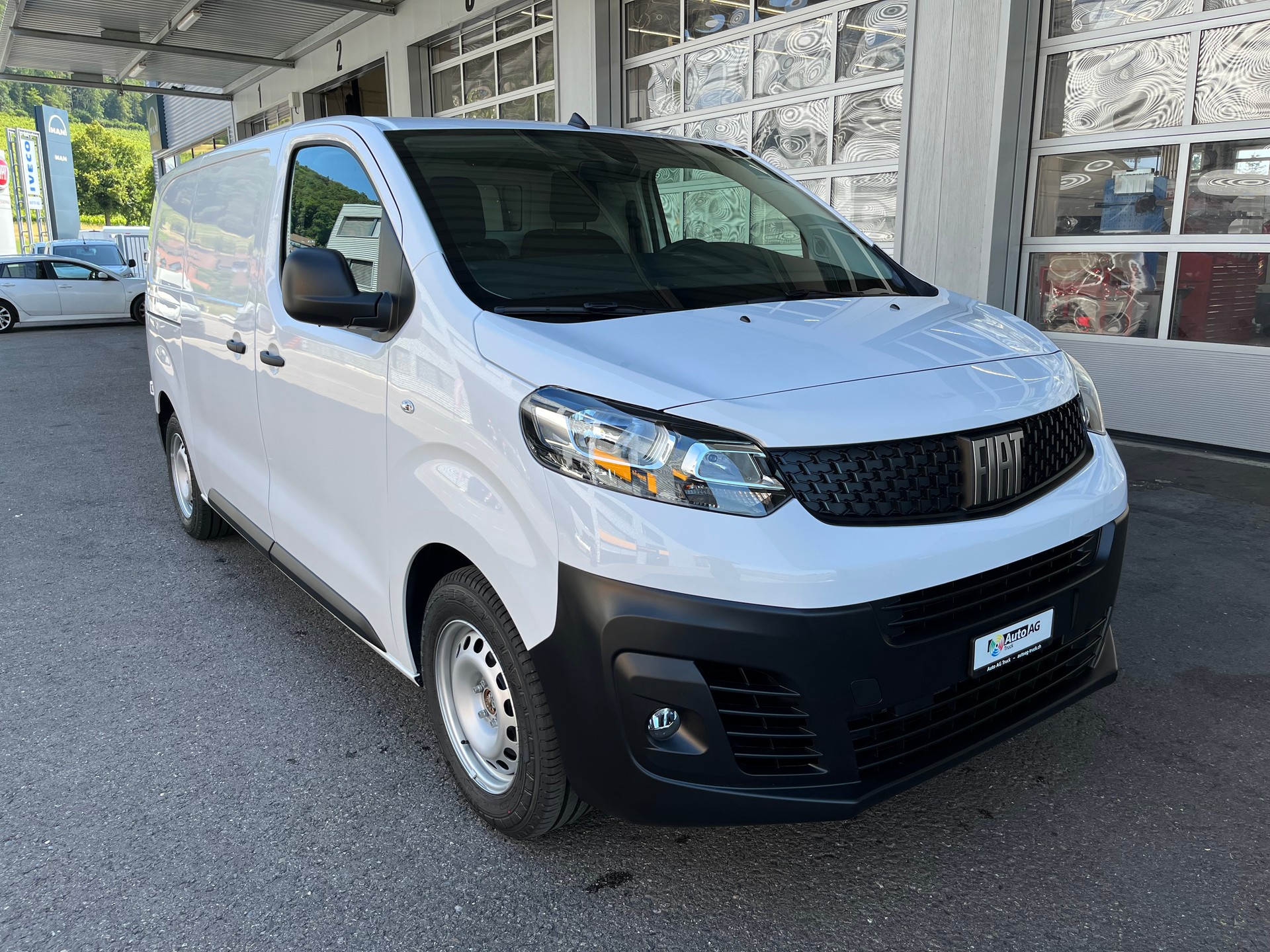 FIAT E-Scudo 50kWh L2 Lounge Swiss-showroom-element-2