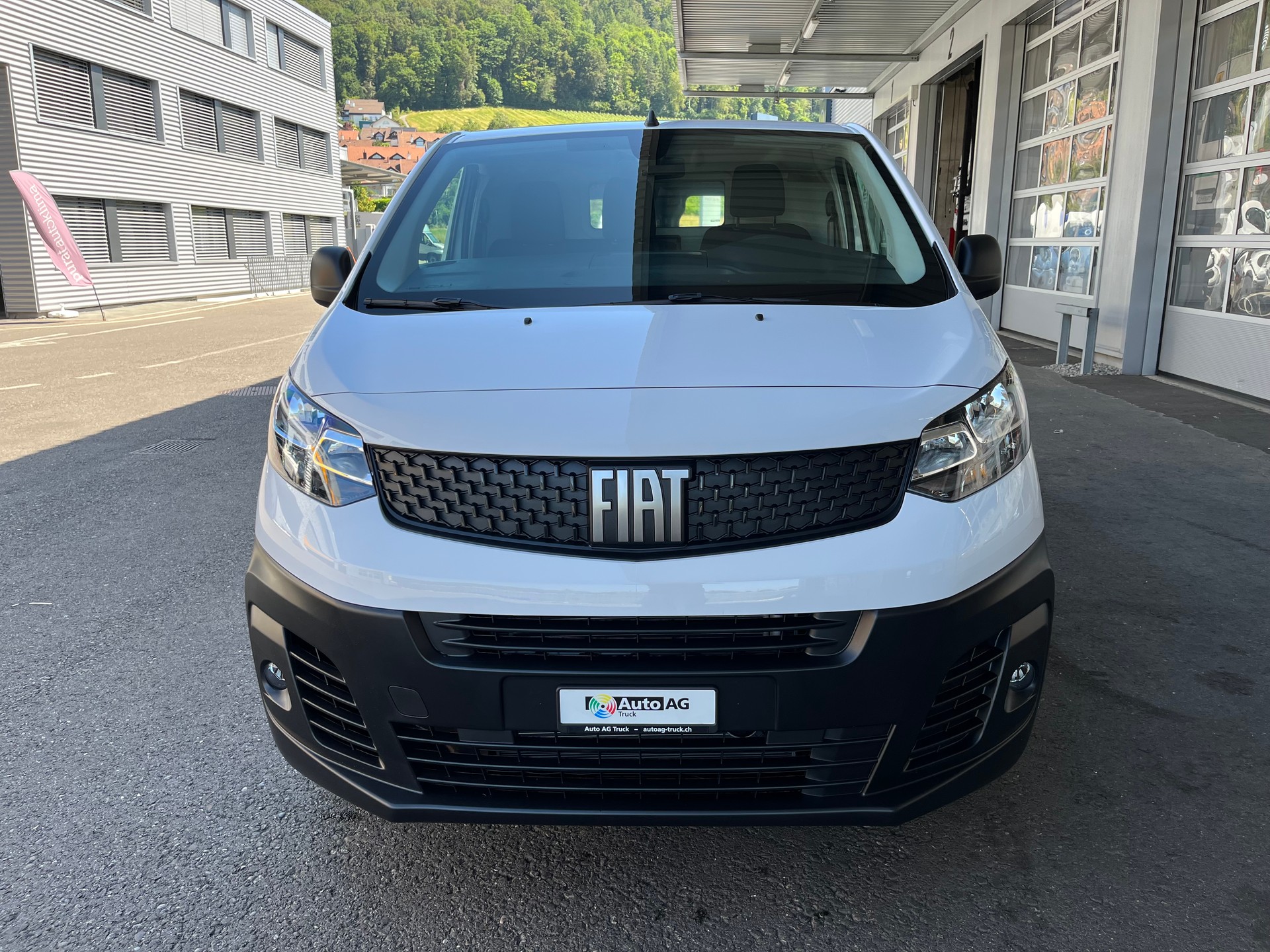 FIAT E-Scudo 50kWh L2 Lounge Swiss-showroom-element-1