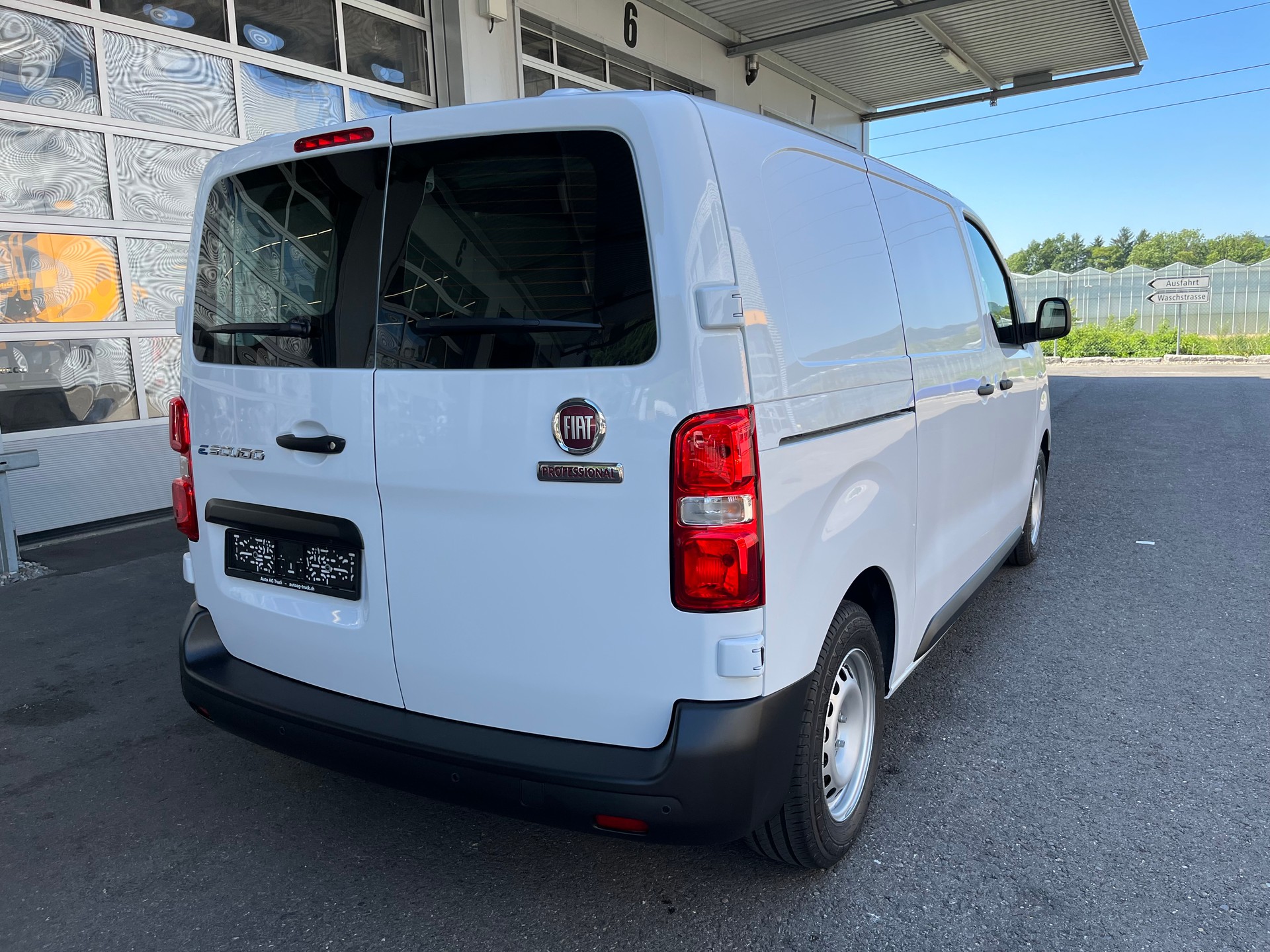 FIAT E-Scudo 50kWh L2 Lounge Swiss-image-6