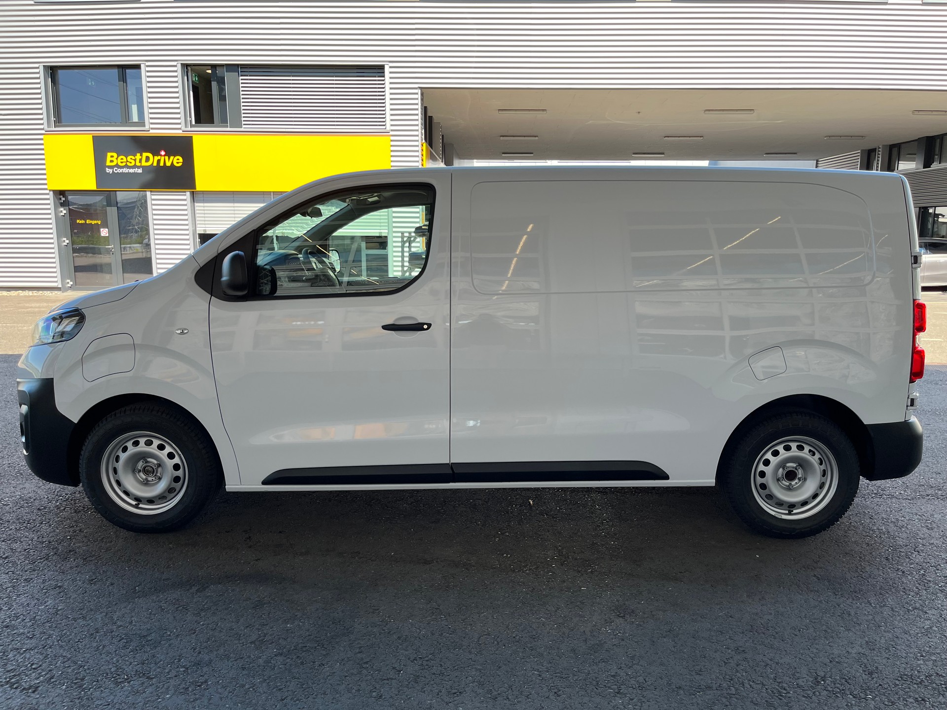 FIAT E-Scudo 50kWh L2 Lounge Swiss-image-9