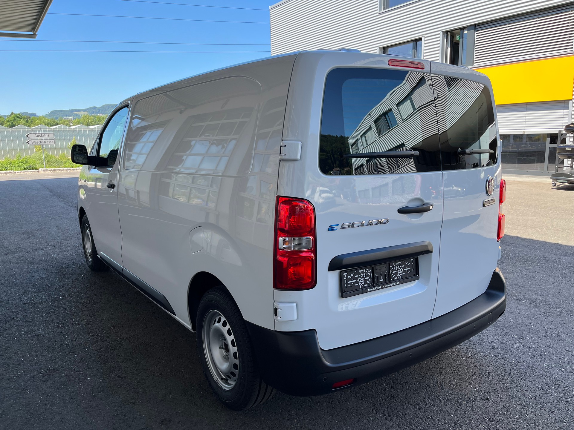 FIAT E-Scudo 50kWh L2 Lounge Swiss-image-8