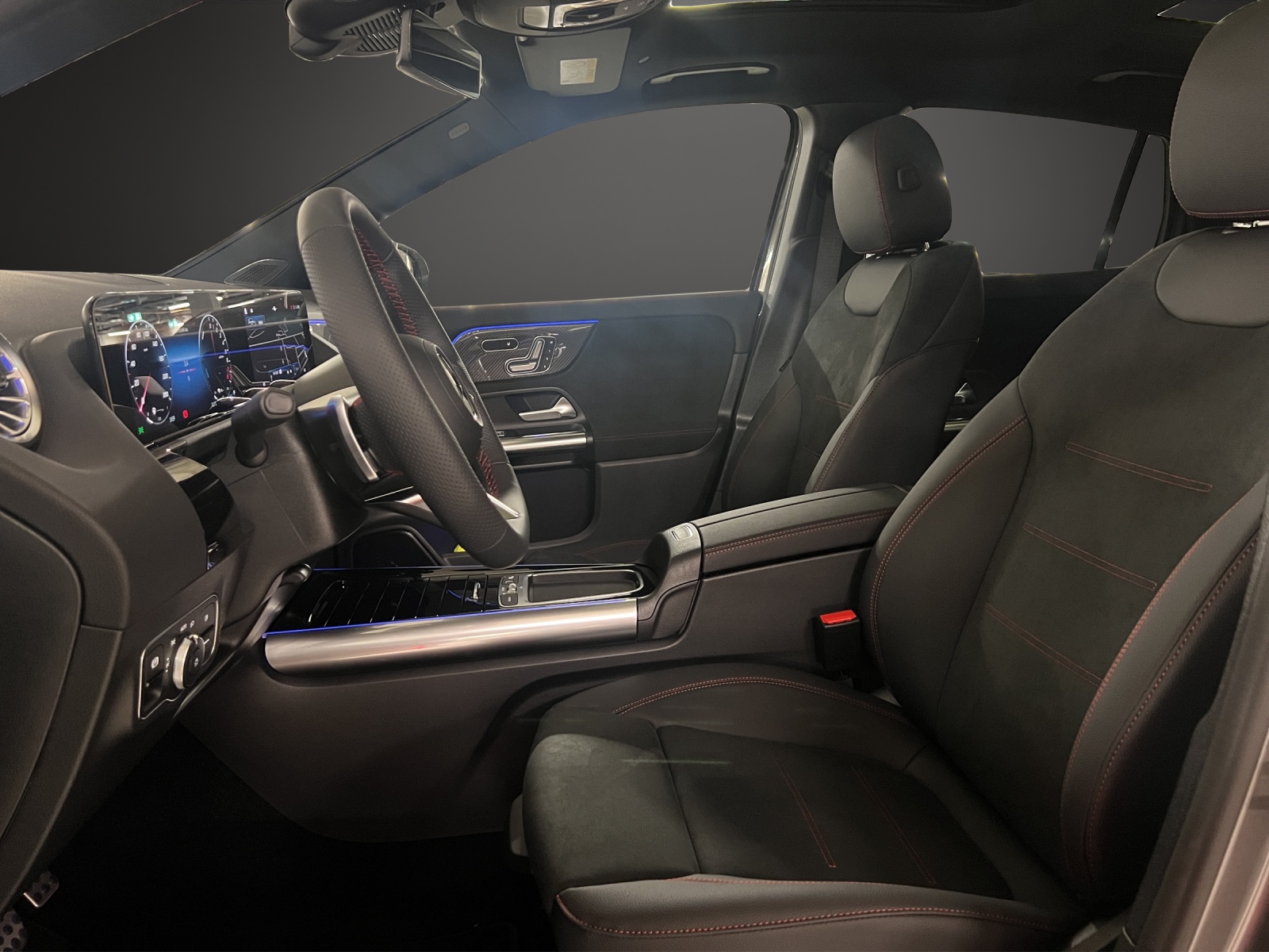 MERCEDES-BENZ GLA 250 e EQ Star 8G-DCT-image-12