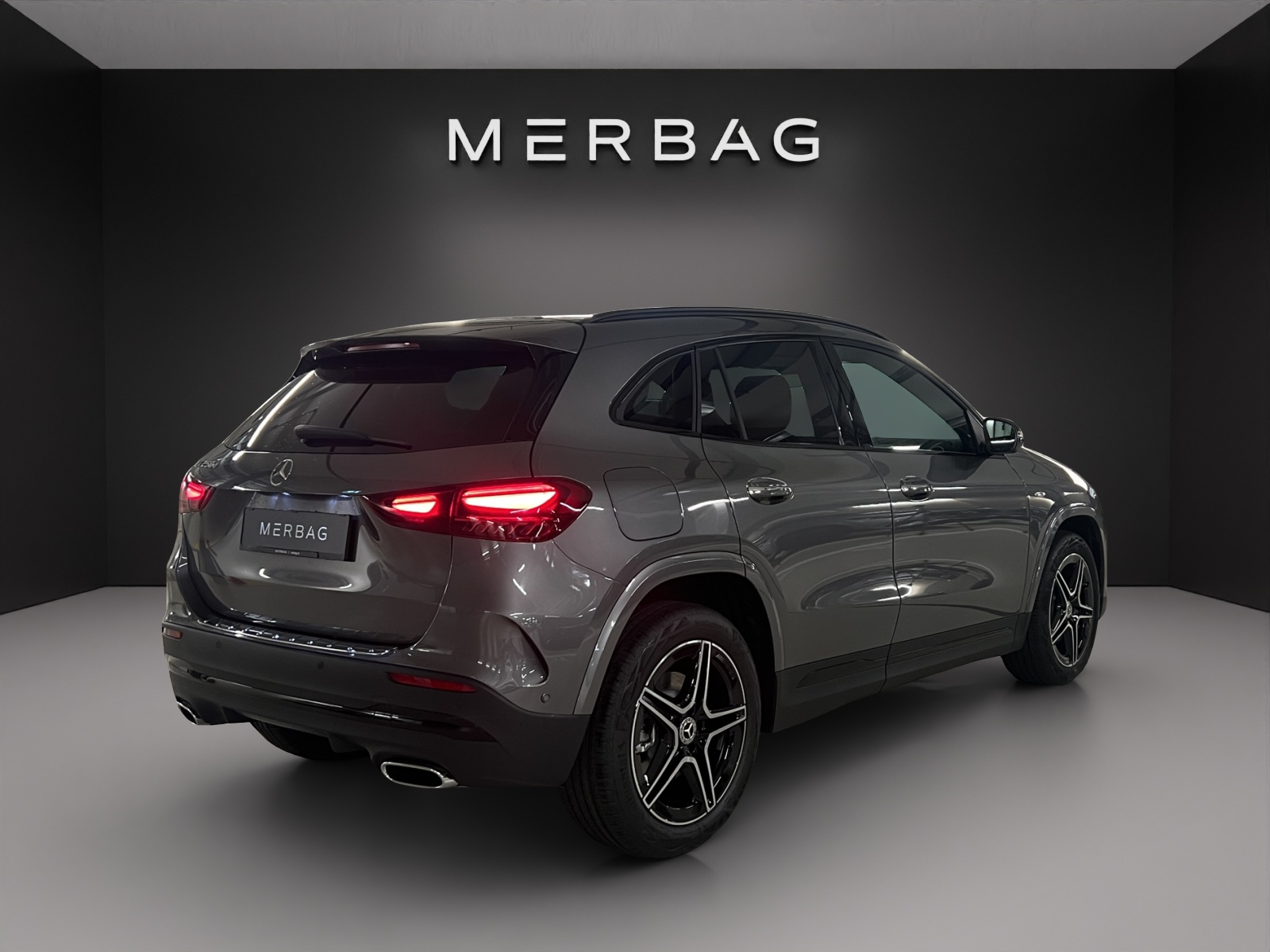 MERCEDES-BENZ GLA 250 e EQ Star 8G-DCT-image-5