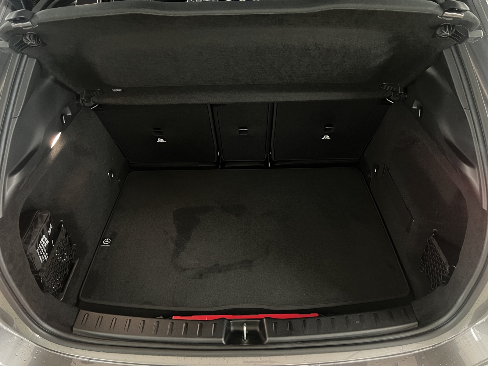 MERCEDES-BENZ GLA 250 e EQ Star 8G-DCT-image-15