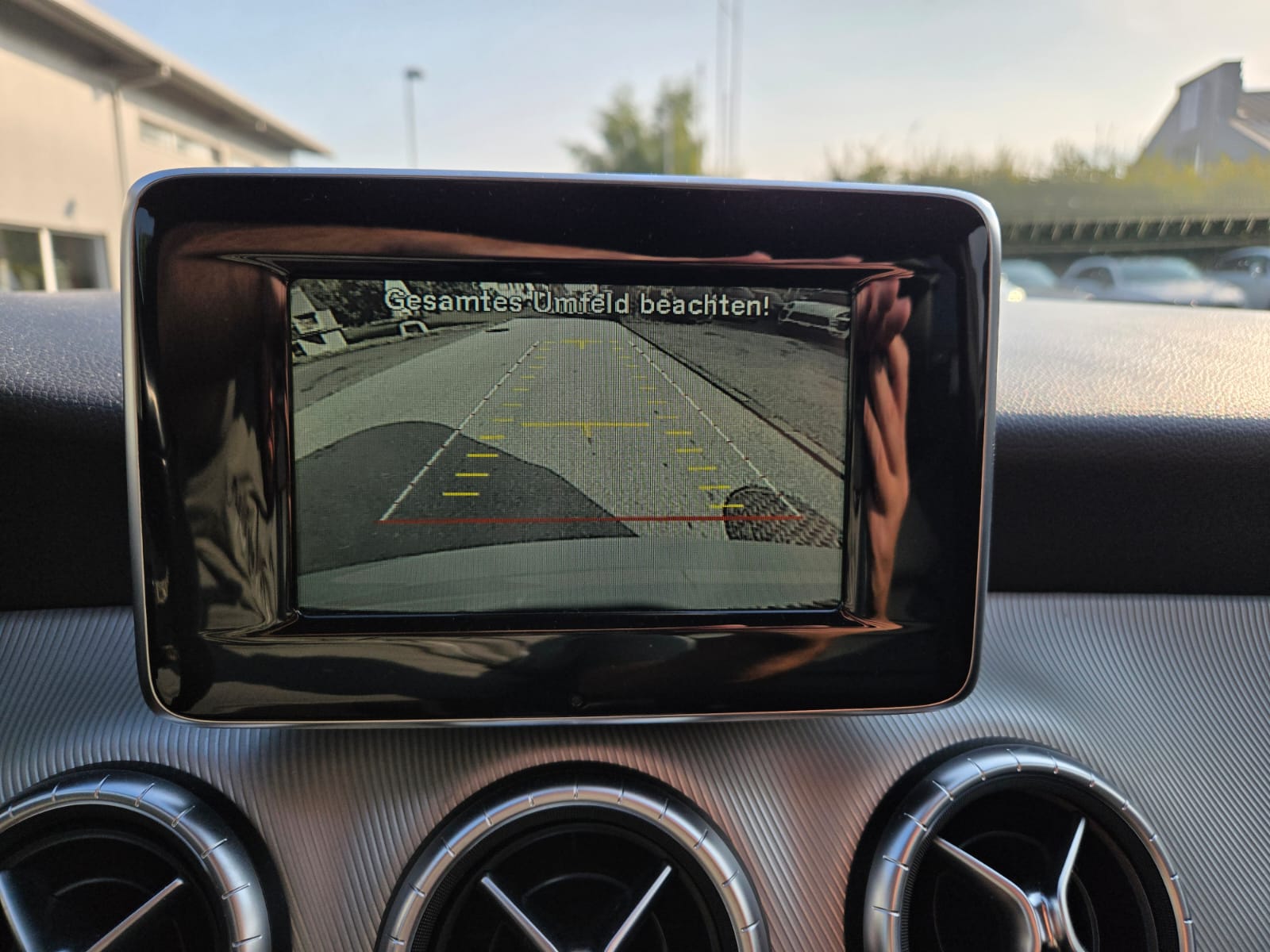 MERCEDES-BENZ CLA 200-image-6