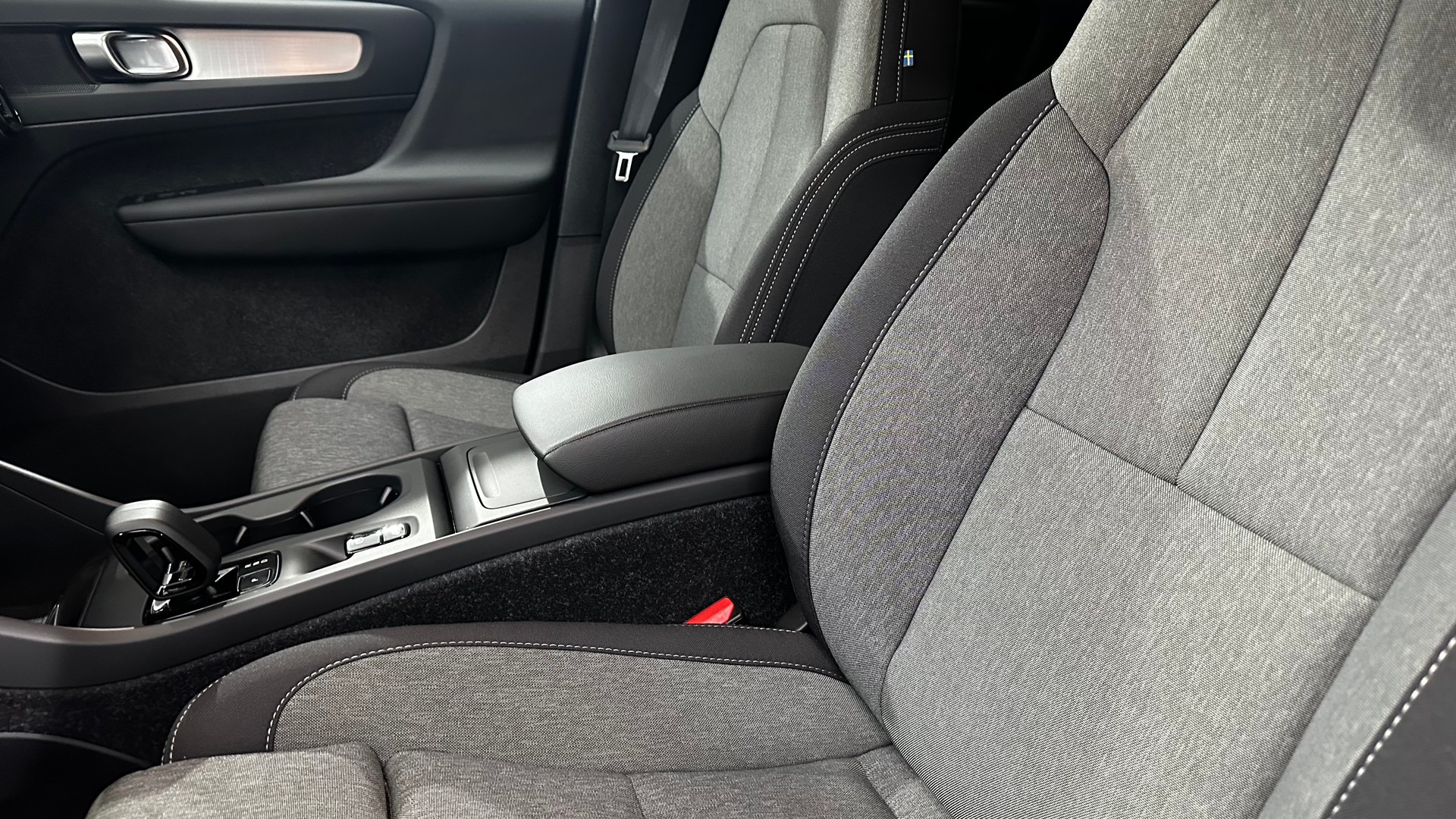 VOLVO XC40 2.0 B3 MH Core-image-11