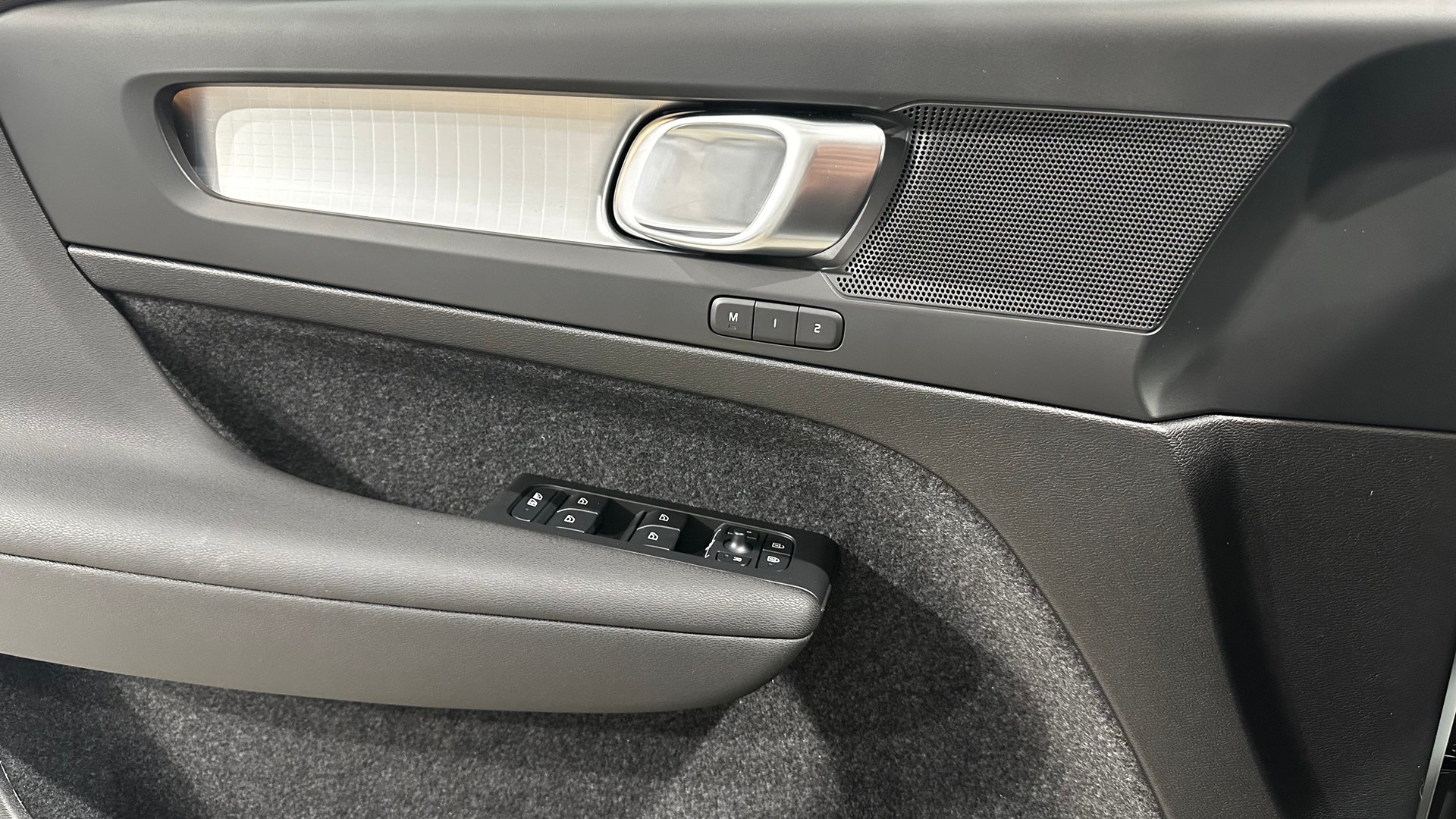 VOLVO XC40 2.0 B3 MH Core-image-10