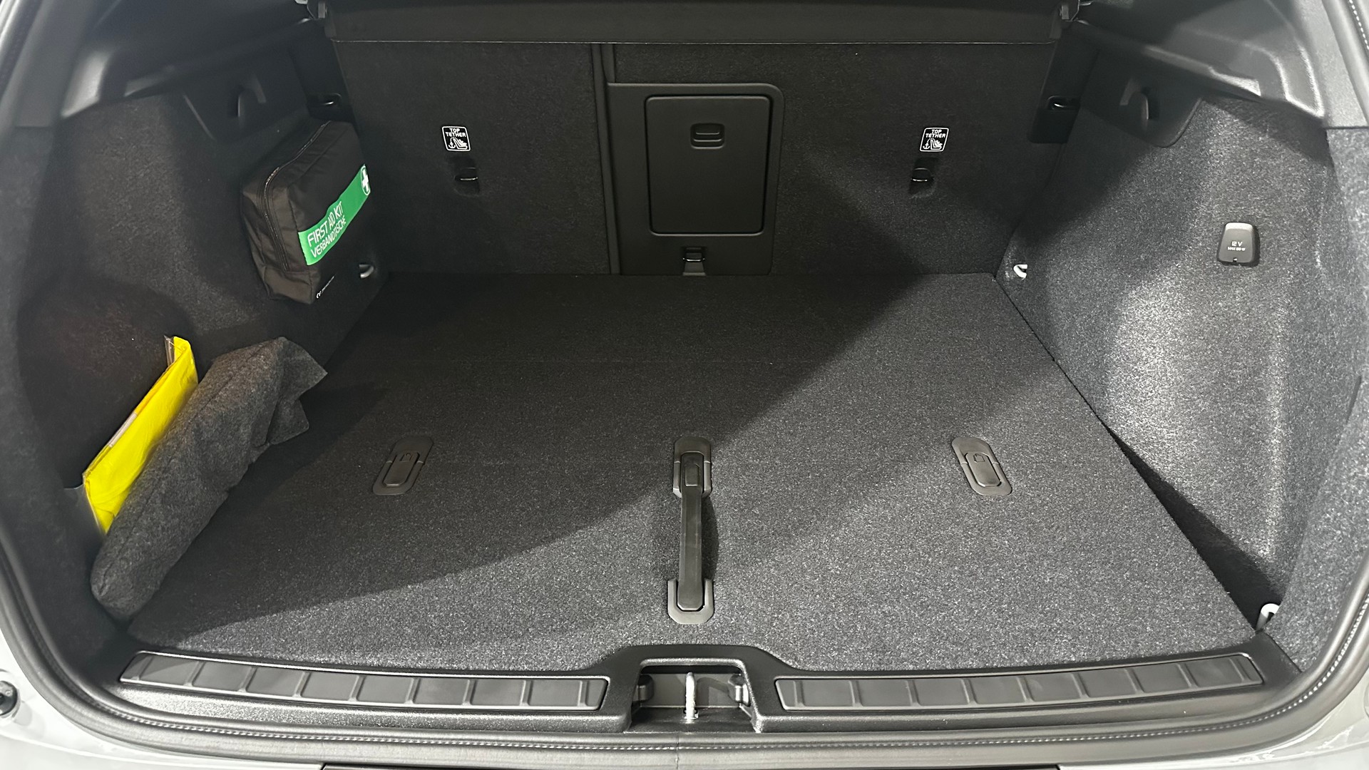 VOLVO XC40 2.0 B3 MH Core-image-6
