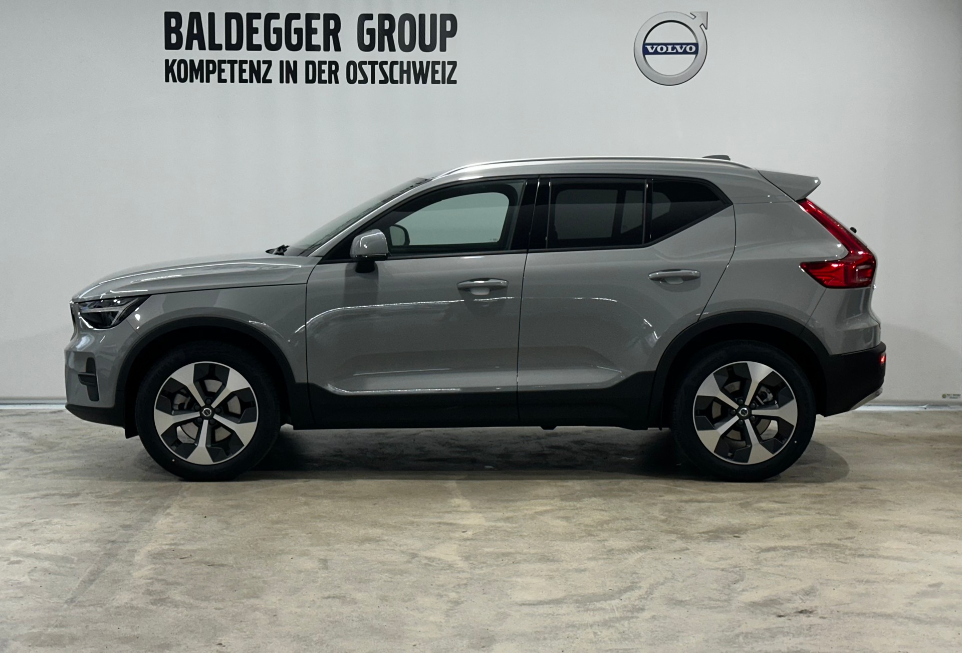 VOLVO XC40 2.0 B3 MH Core-image-1