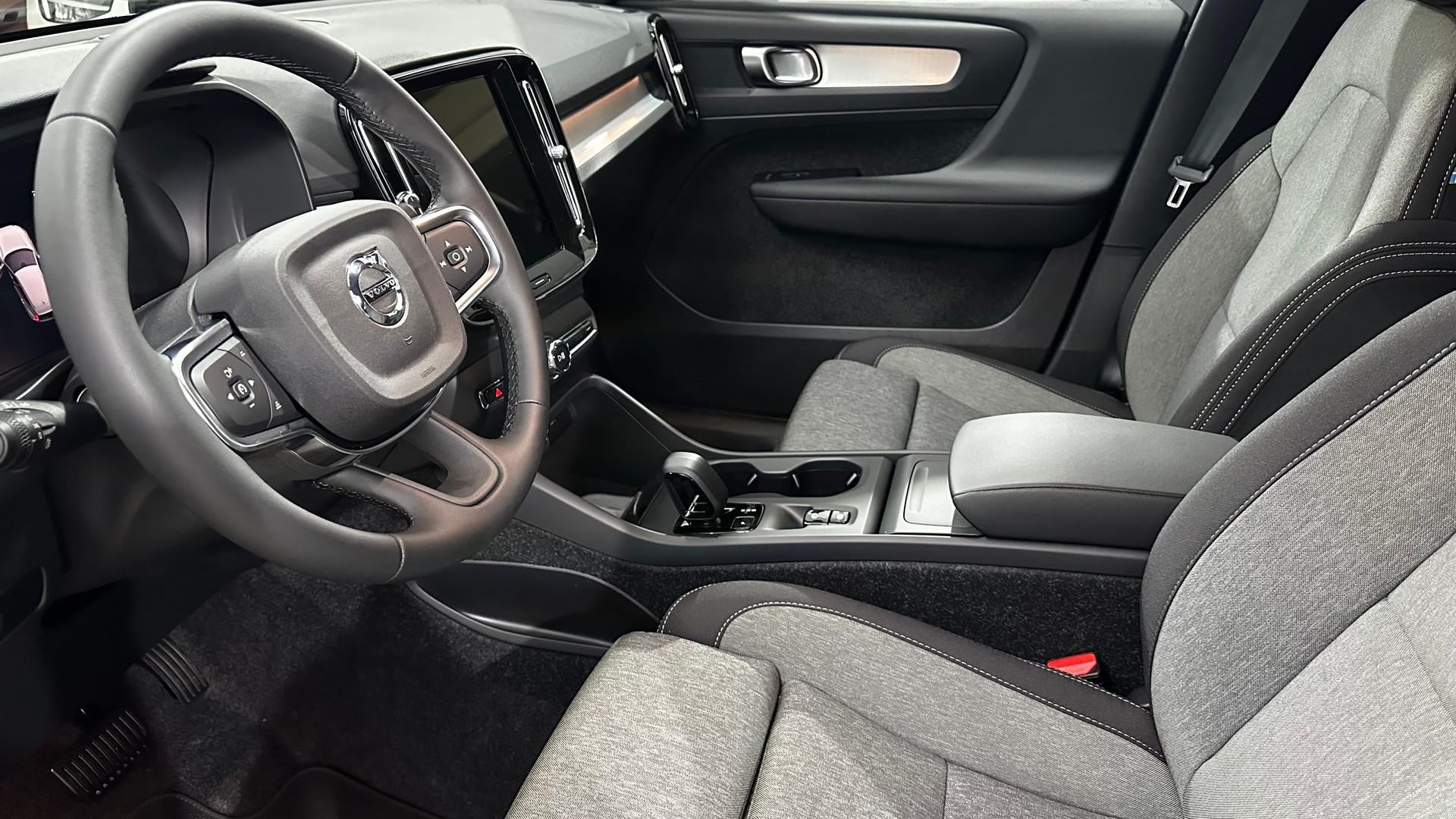 VOLVO XC40 2.0 B3 MH Core-image-3
