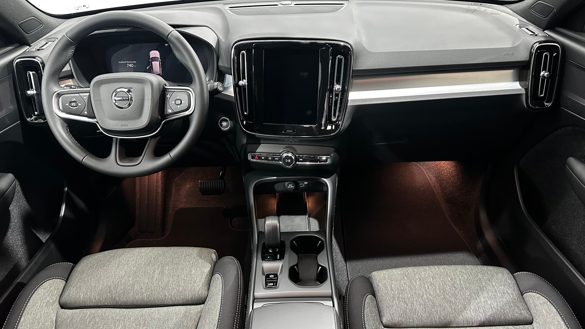 VOLVO XC40 2.0 B3 MH Core-image-4