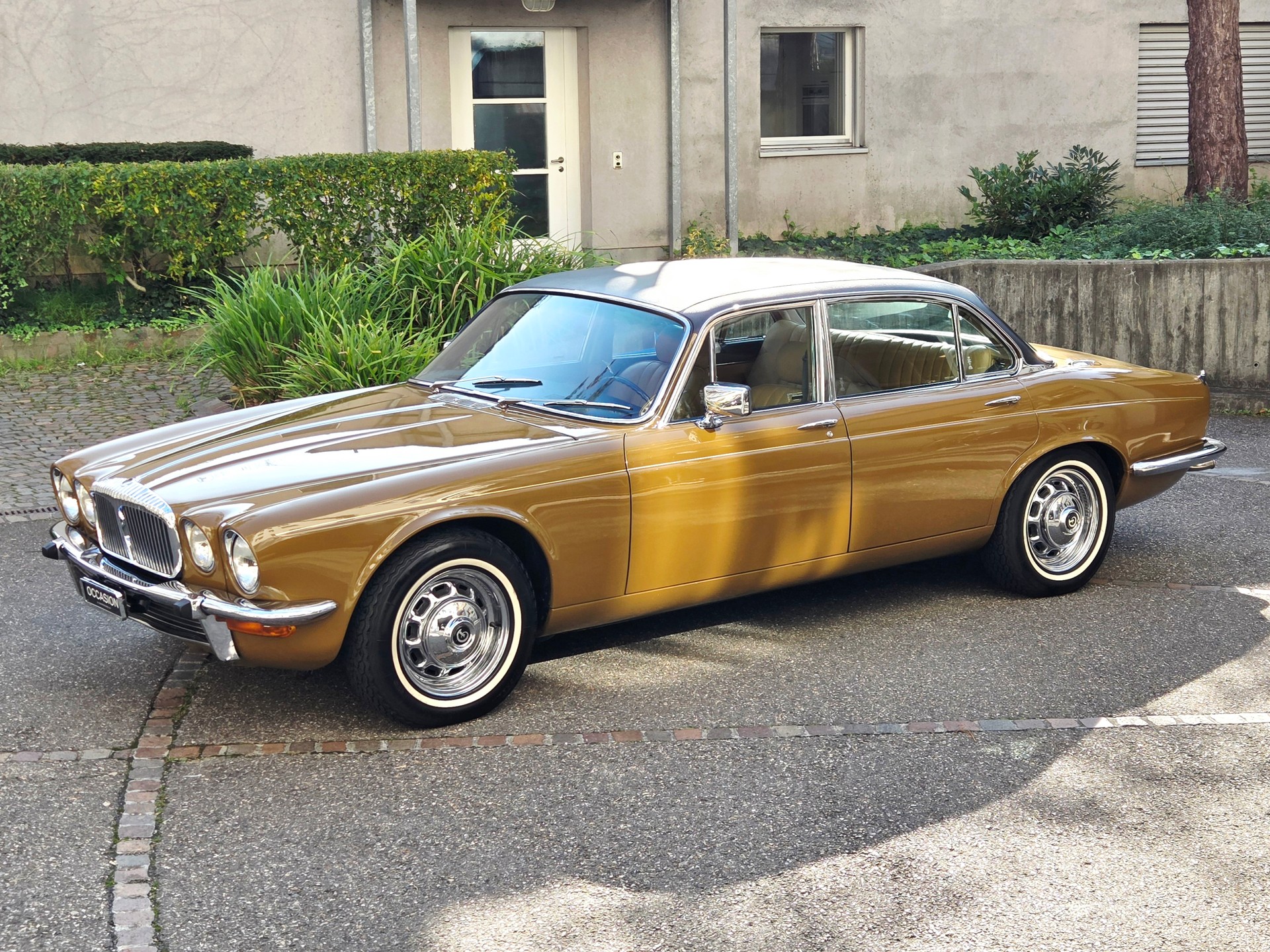 DAIMLER Double Six-image-1