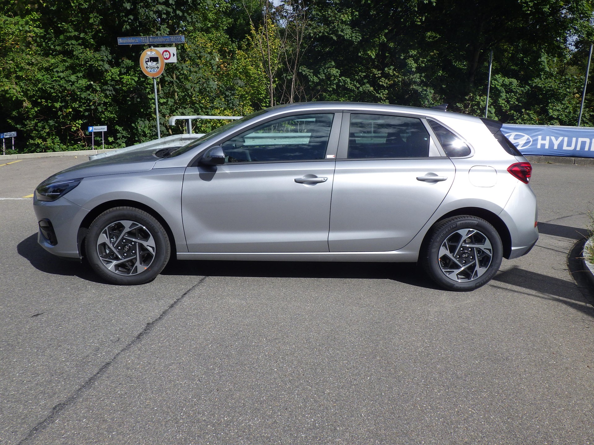 HYUNDAI i30 1.5 T-GDi Amplia 48V MH DCT-showroom-element-1