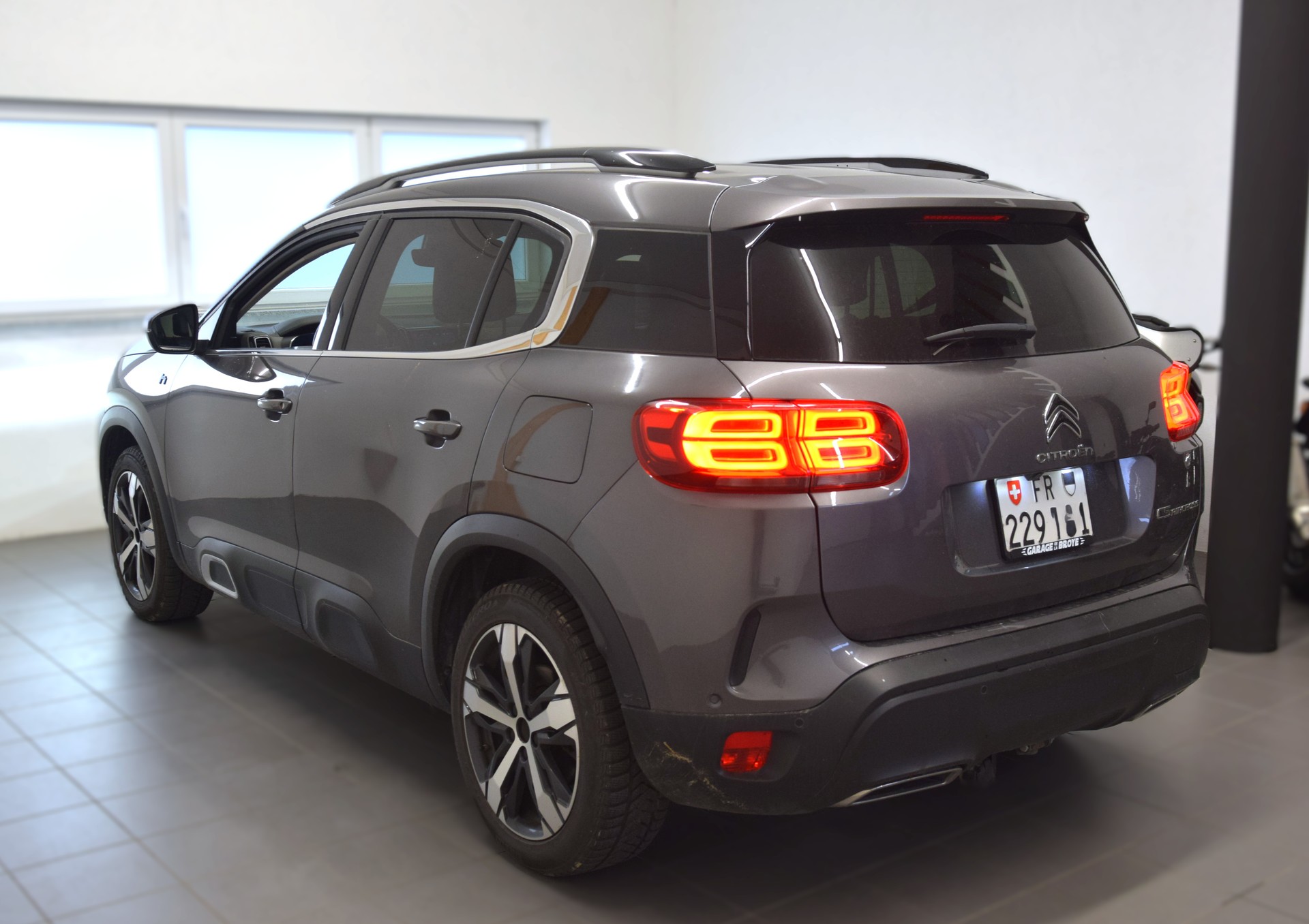 CITROEN C5 Aircross 1.6 PHEV Shine-image-6