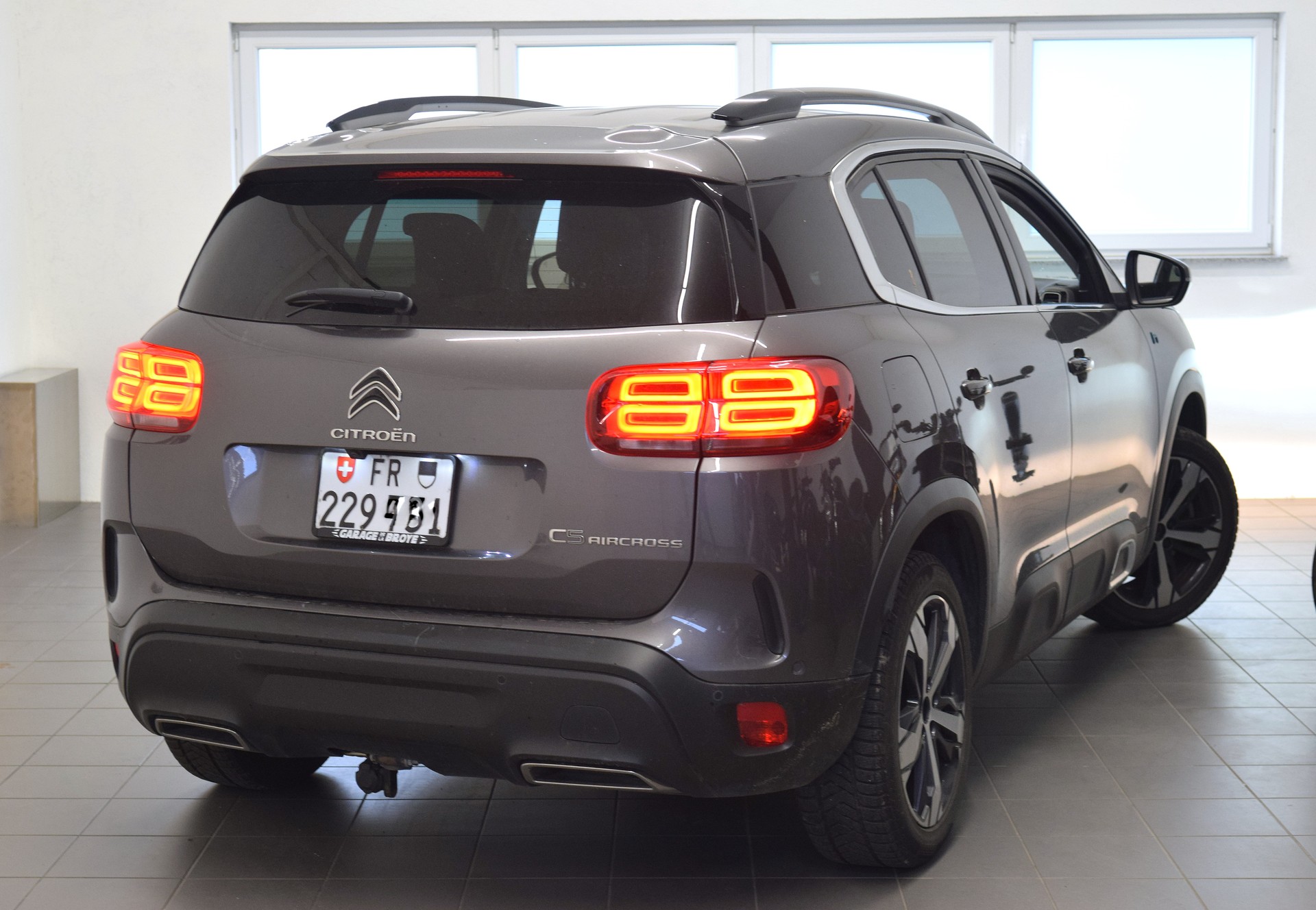 CITROEN C5 Aircross 1.6 PHEV Shine-image-3