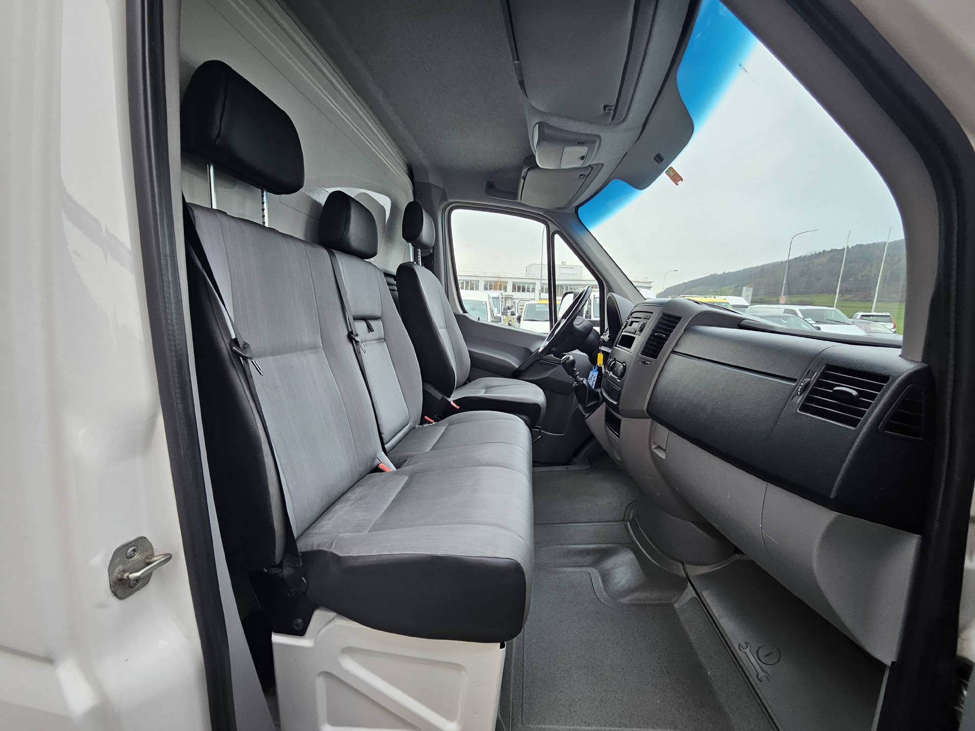 VW Crafter 35 Kab.-Ch. 3665 2.0 TDI 136 * Hebebühne * Nutzlast von 930 KG *-image-19