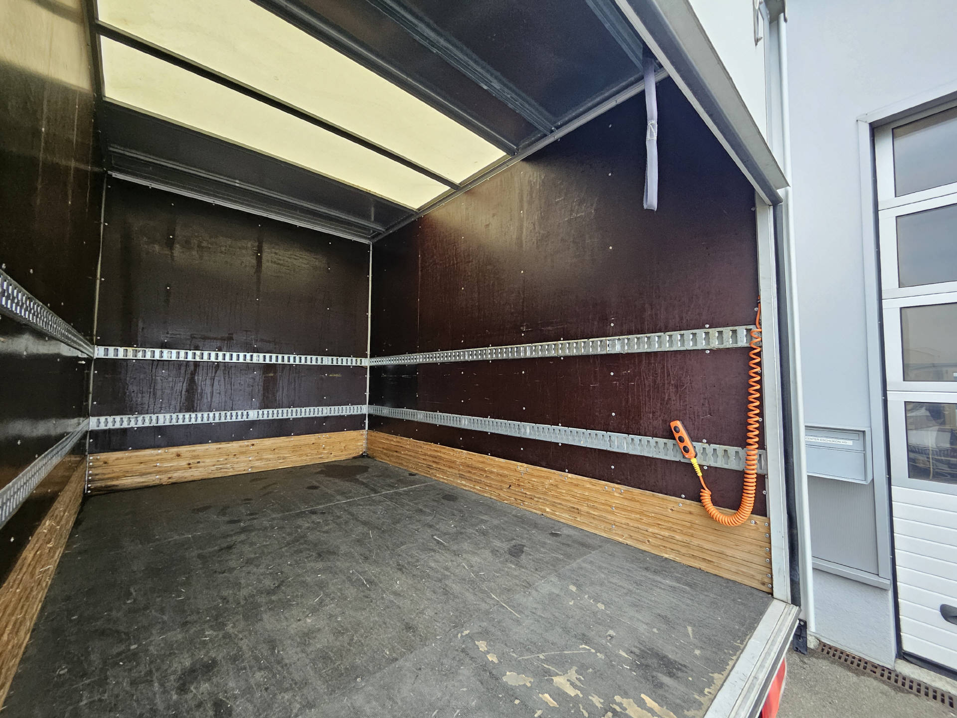 VW Crafter 35 Kab.-Ch. 3665 2.0 TDI 136 * Hebebühne * Nutzlast von 930 KG *-image-11