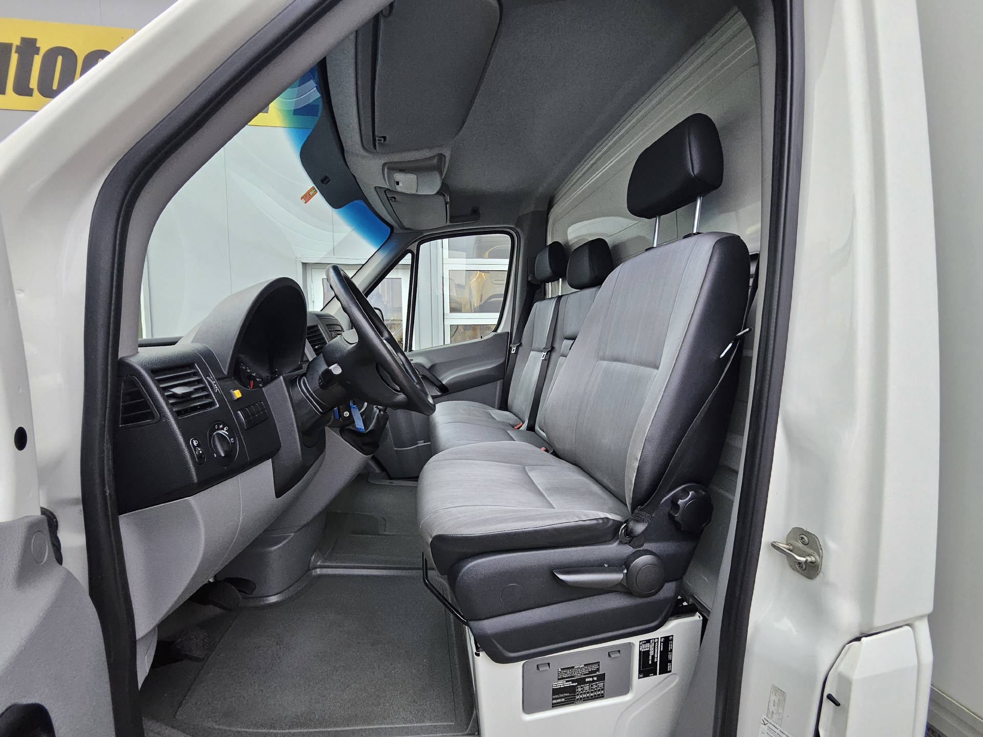 VW Crafter 35 Kab.-Ch. 3665 2.0 TDI 136 * Hebebühne * Nutzlast von 930 KG *-image-16