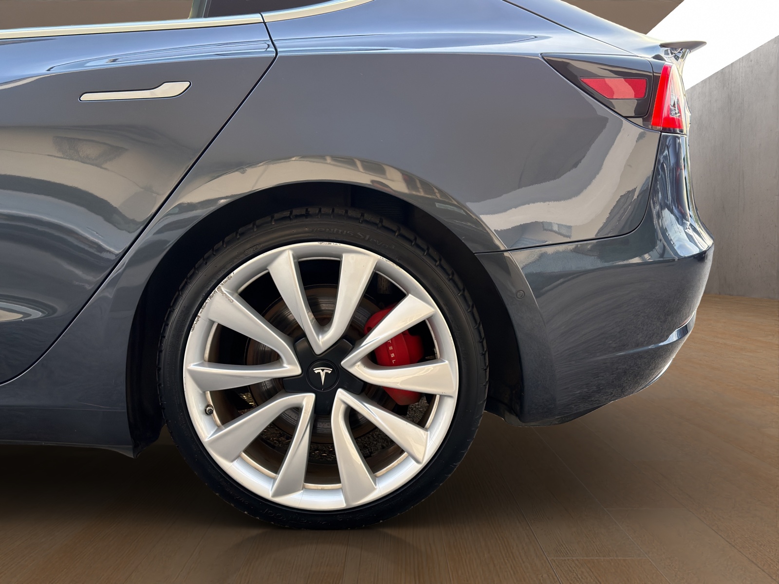 TESLA Model 3 Long Range Dual Motor AWD-image-12