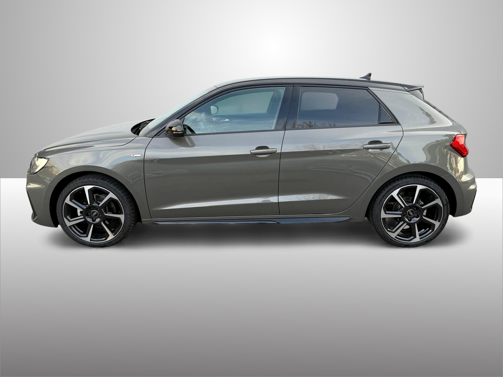 AUDI A1 Sportback 30 TFSI S Line Attraction S-tronic-image-1