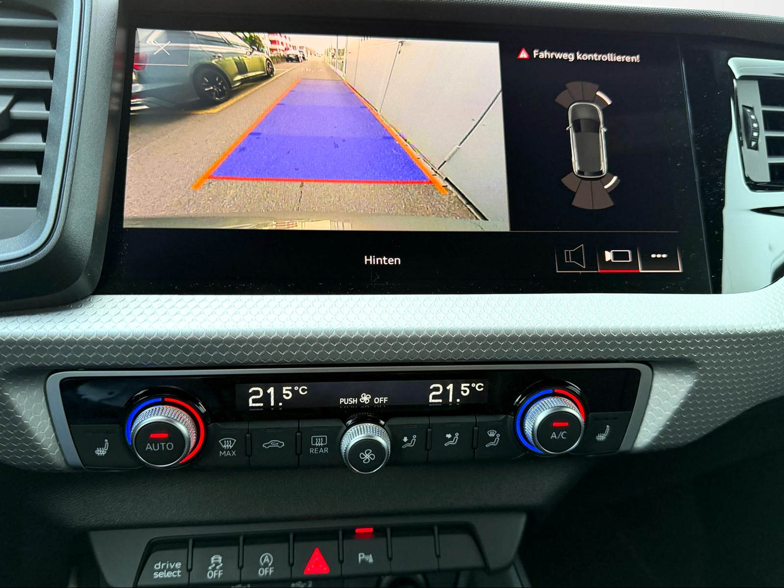 AUDI A1 Sportback 30 TFSI S Line Attraction S-tronic-image-10