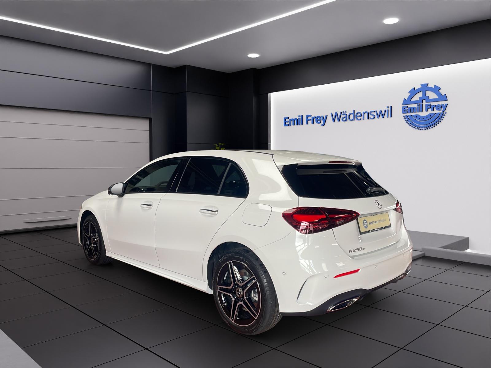 MERCEDES-BENZ A 250 e EQ Star AMG Line-image-2