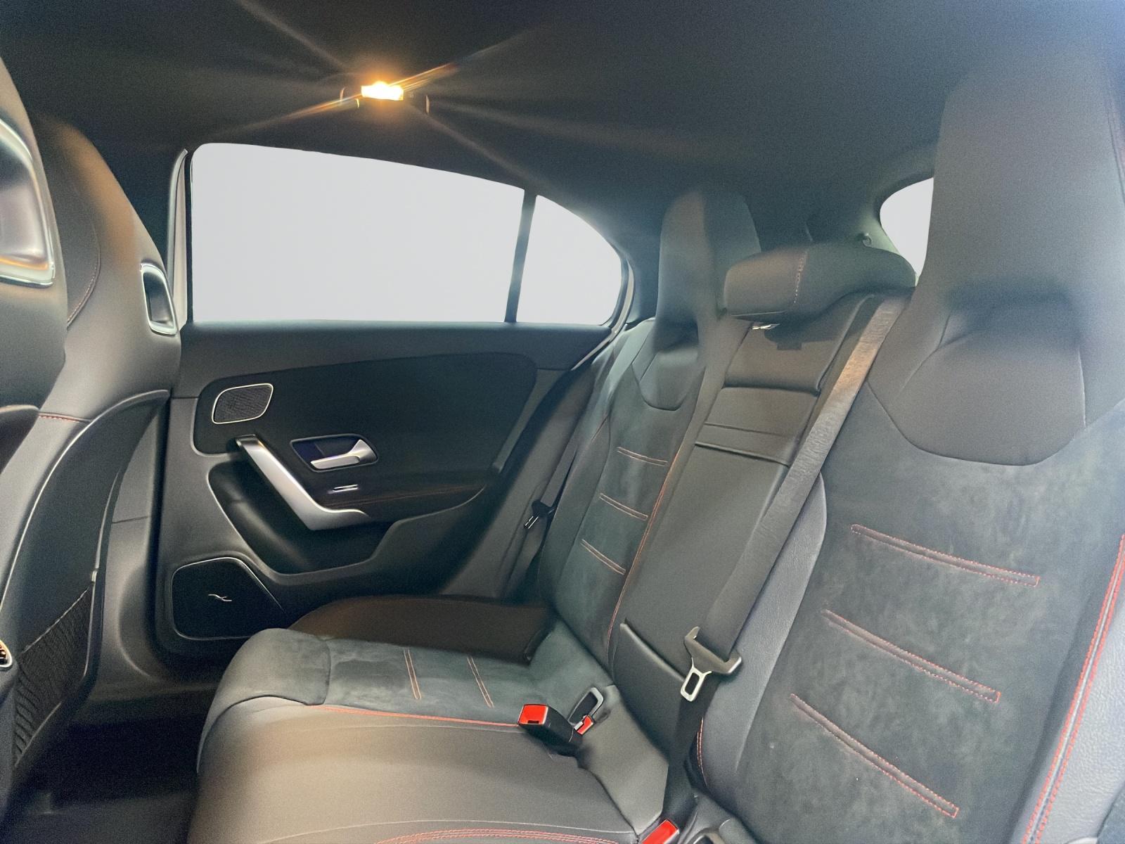 MERCEDES-BENZ A 250 e EQ Star AMG Line-image-7