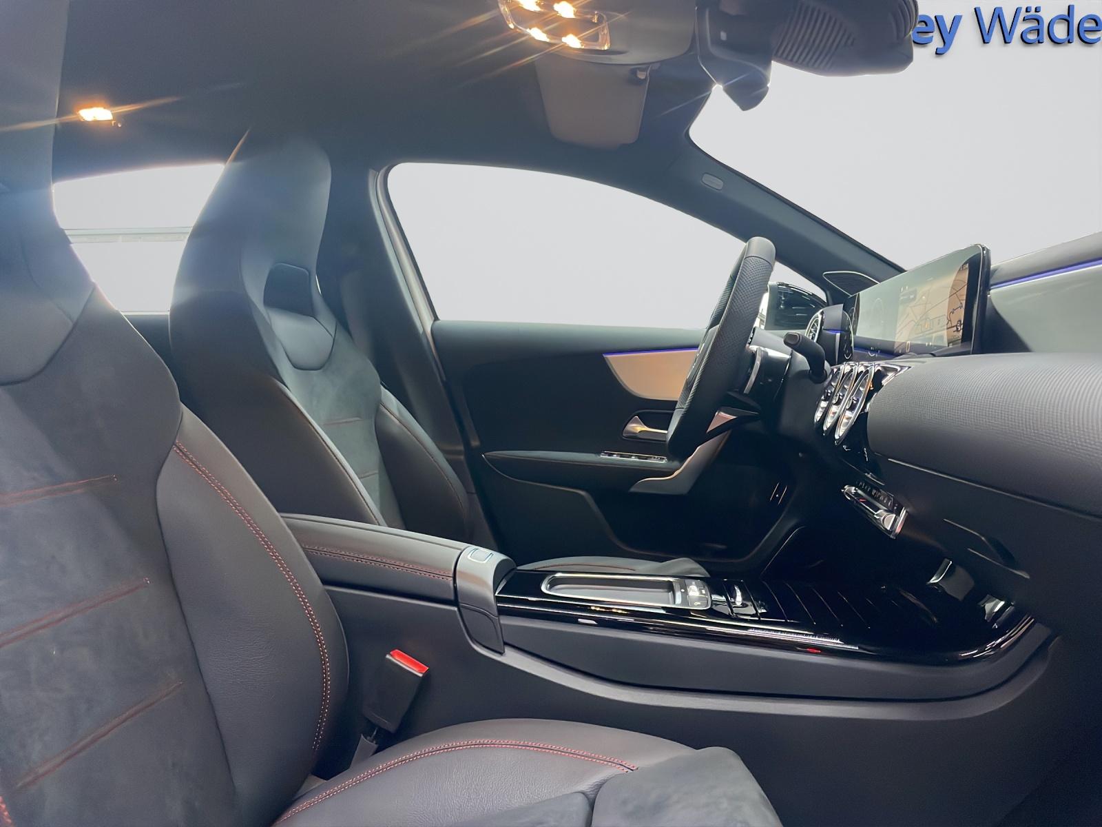 MERCEDES-BENZ A 250 e EQ Star AMG Line-image-5